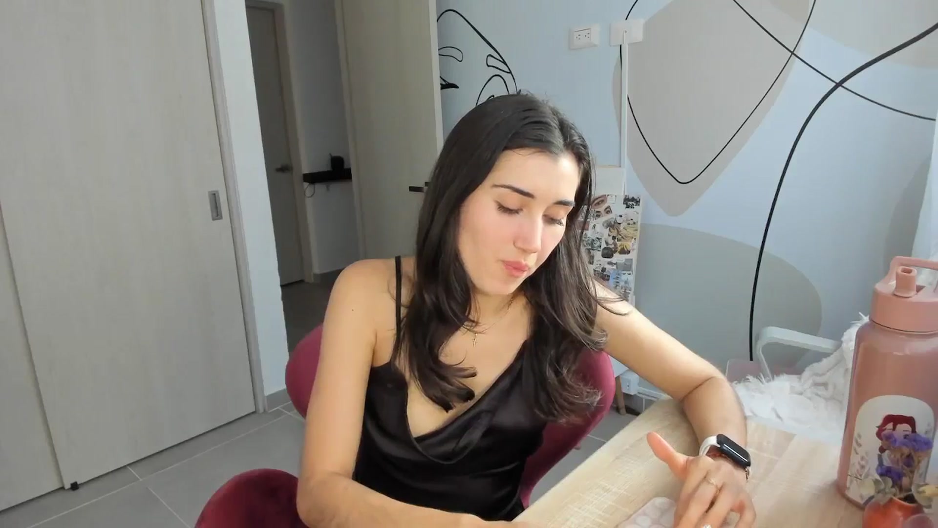 Gallery image thumbnail from Angelnaaughty's myfreecams stream on, 10/29/2025, 21:26 image 17 of 20