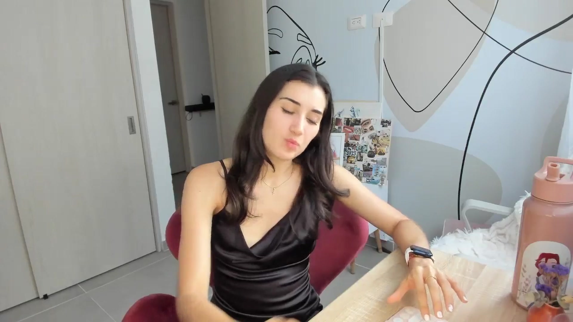 Gallery image thumbnail from Angelnaaughty's myfreecams stream on, 10/29/2025, 21:26 image 16 of 20
