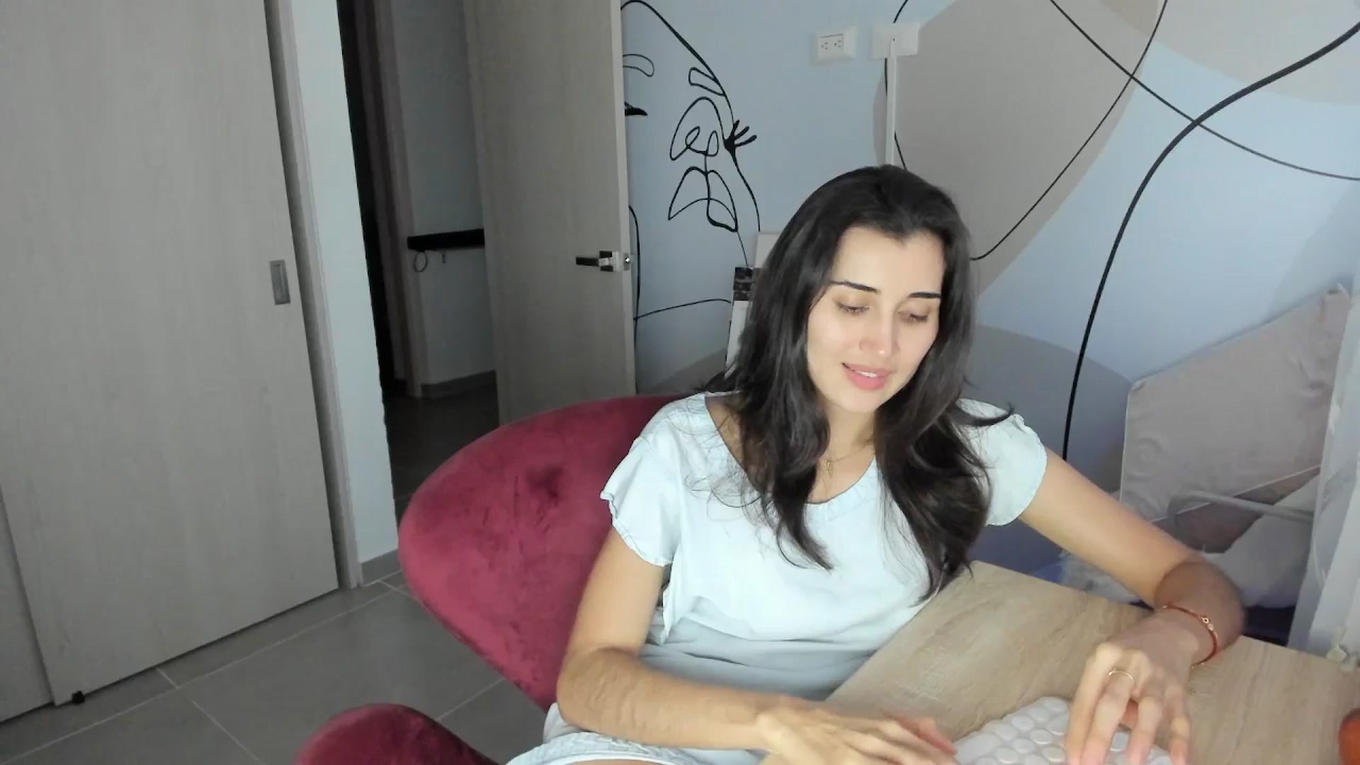 Gallery image thumbnail from Angelnaaughty's myfreecams stream on, 11/06/2025, 22:50 image 2 of 20