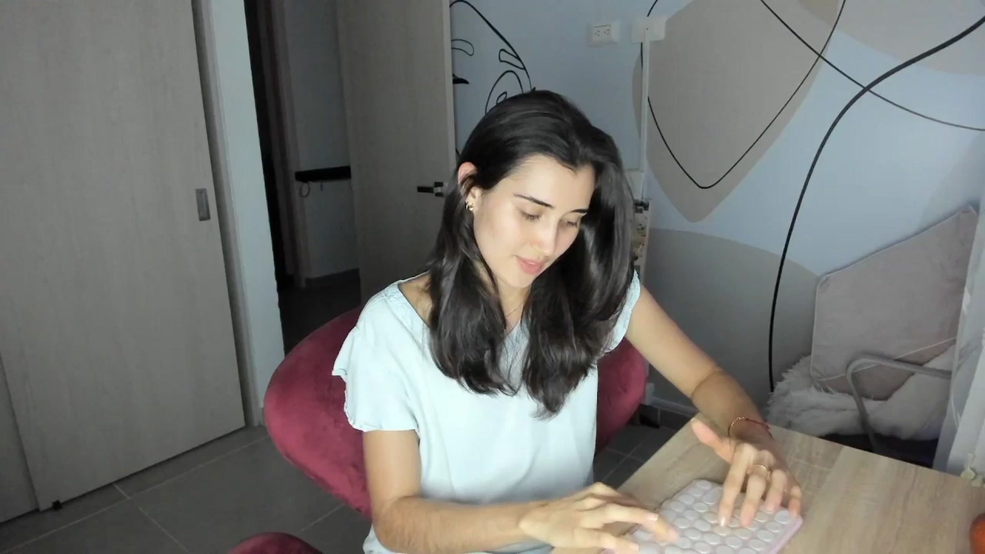 Gallery image thumbnail from Angelnaaughty's myfreecams stream on, 11/06/2025, 22:50 image 7 of 20