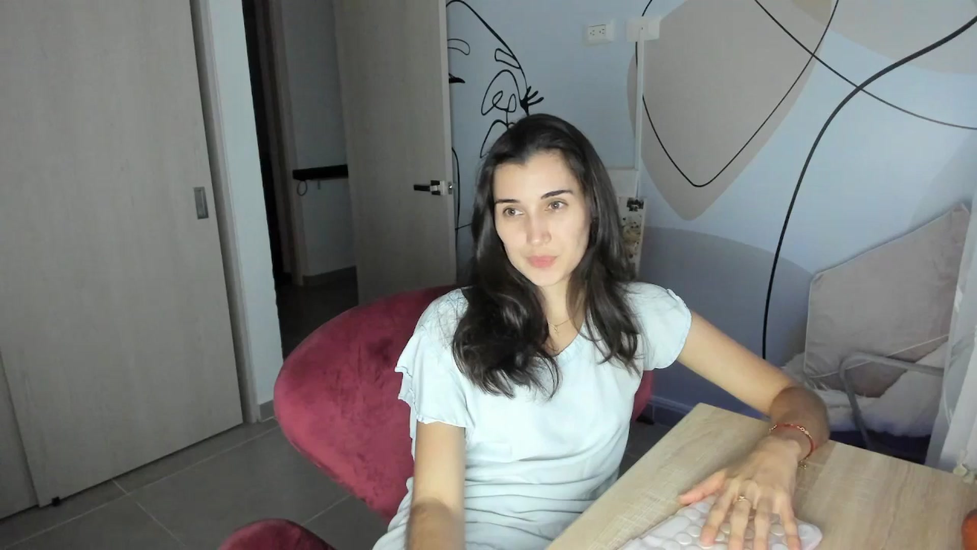 Gallery image thumbnail from Angelnaaughty's myfreecams stream on, 11/06/2025, 22:50 image 6 of 20