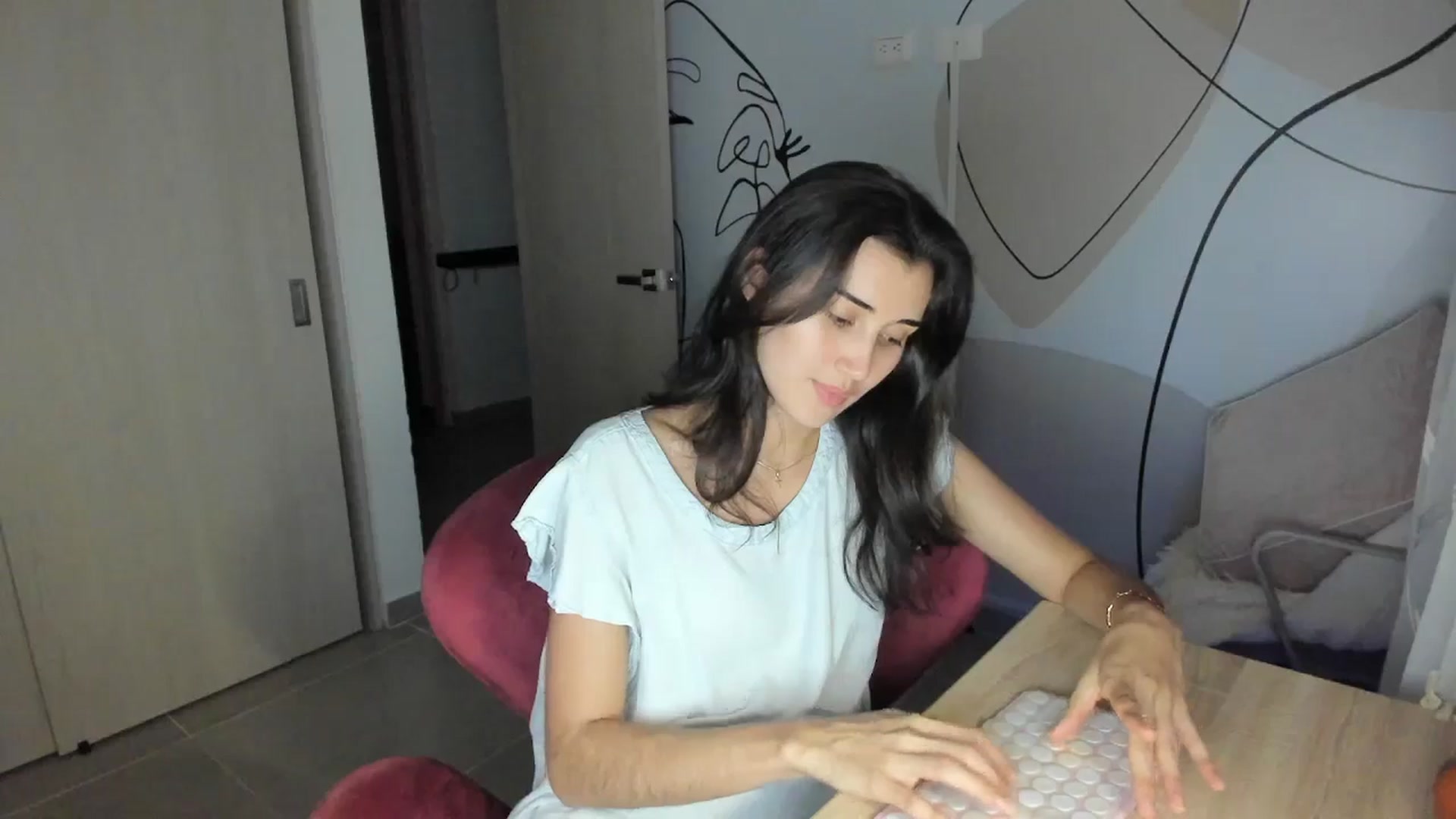 Gallery image thumbnail from Angelnaaughty's myfreecams stream on, 11/06/2025, 22:50 image 14 of 20
