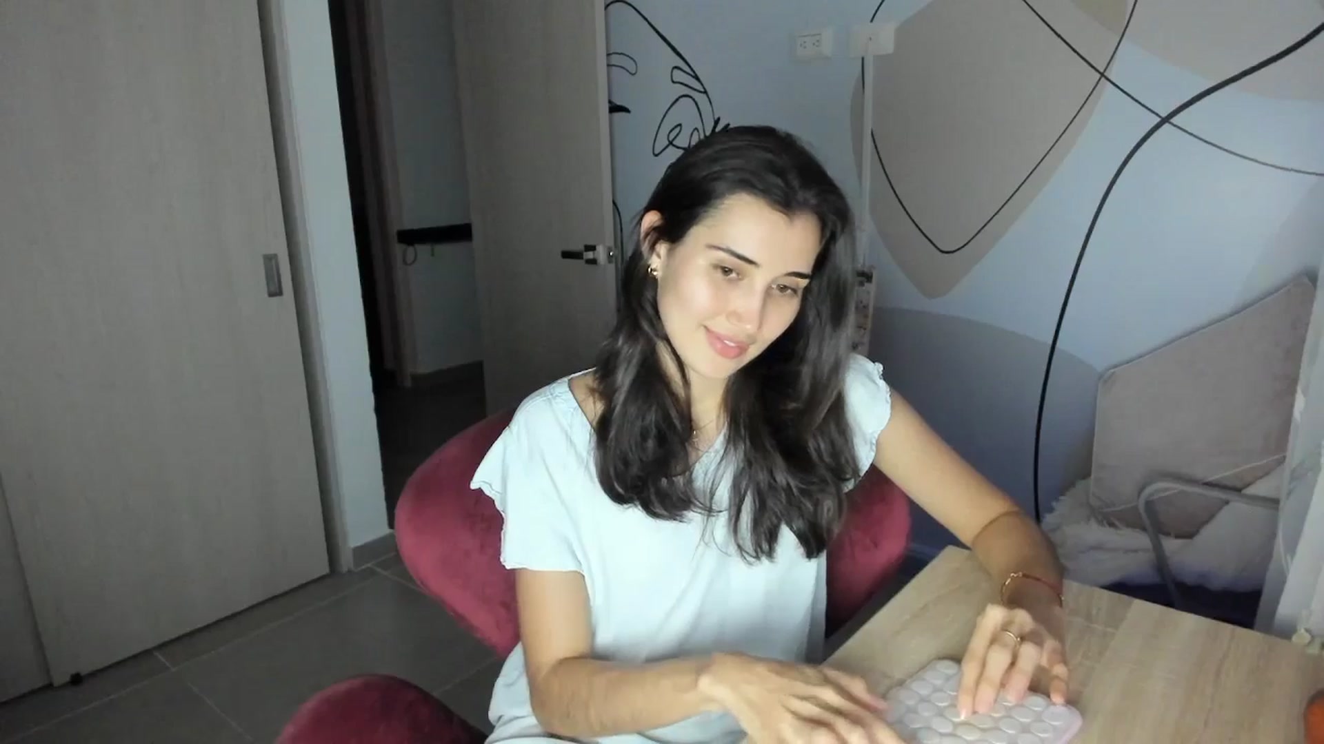 Gallery image thumbnail from Angelnaaughty's myfreecams stream on, 11/06/2025, 22:50 image 9 of 20