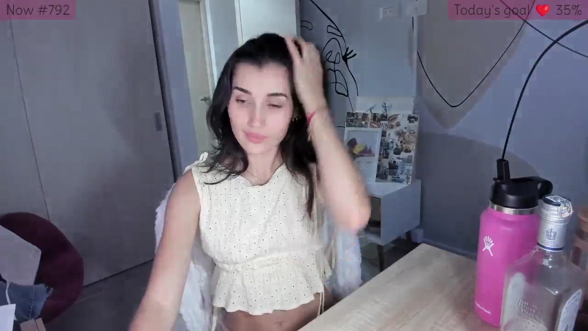 Gallery image thumbnail from Angelnaaughty's myfreecams stream on, 11/15/2025, 22:18 image 19 of 20