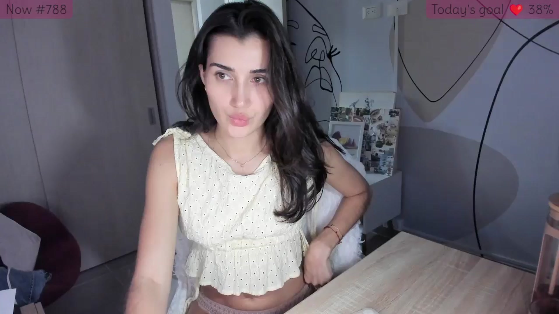 Gallery image thumbnail from Angelnaaughty's myfreecams stream on, 11/15/2025, 23:05 image 1 of 20