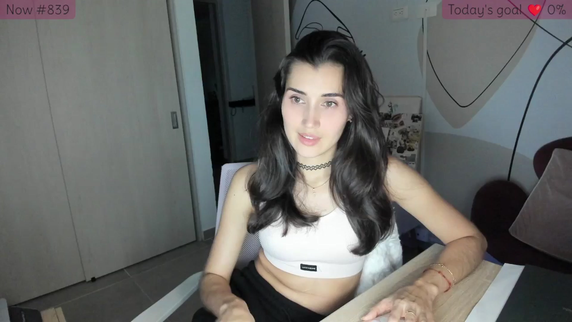 Gallery image thumbnail from Angelnaaughty's myfreecams stream on, 11/26/2025, 24:03 image 1 of 20