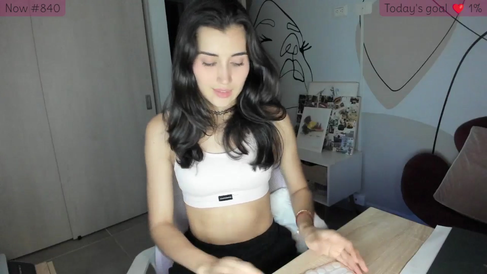 Gallery image thumbnail from Angelnaaughty's myfreecams stream on, 11/26/2025, 24:03 image 13 of 20