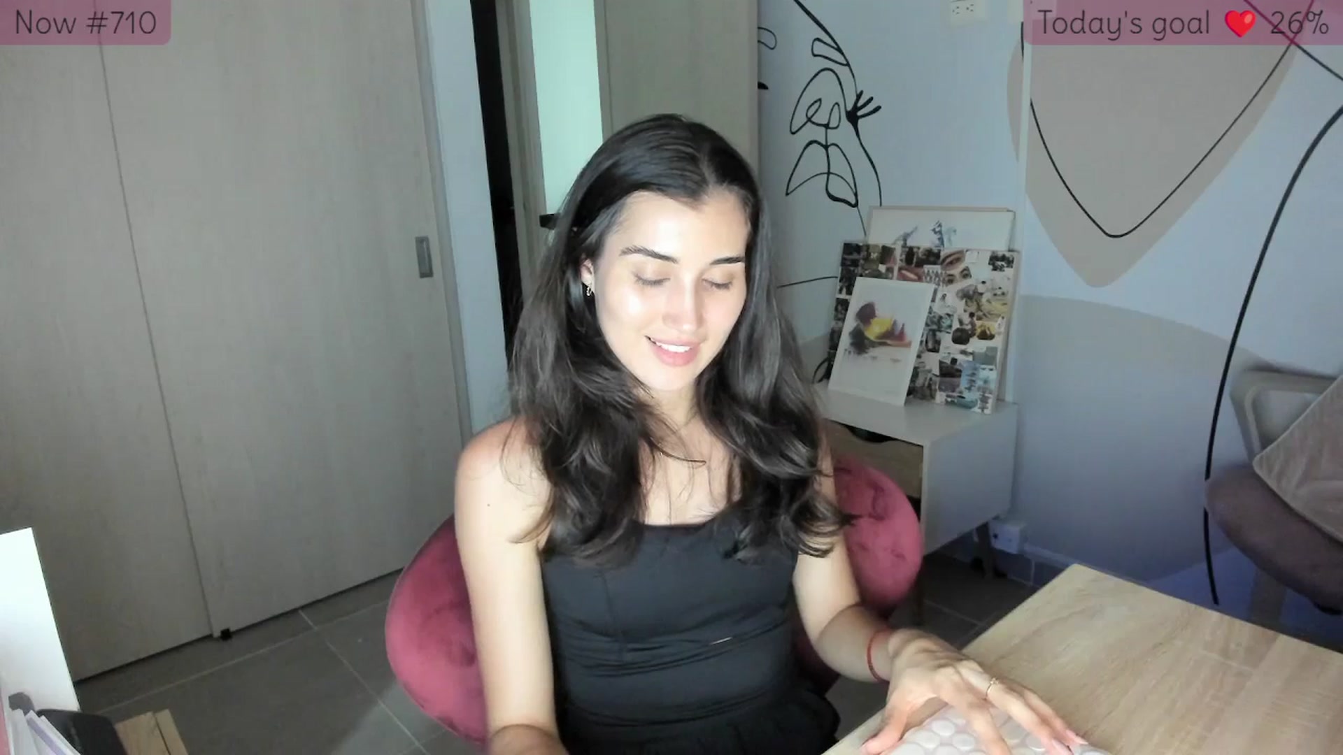 Gallery image thumbnail from Angelnaaughty's myfreecams stream on, 12/01/2025, 24:30 image 6 of 20
