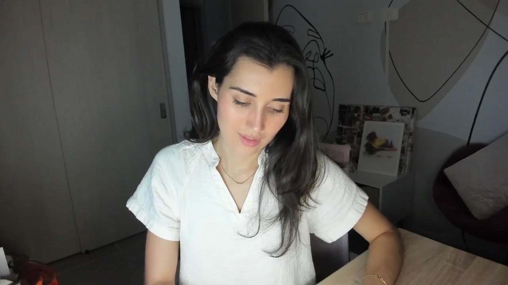 Gallery image thumbnail from Angelnaaughty's myfreecams stream on, 12/12/2025, 23:00 image 17 of 20