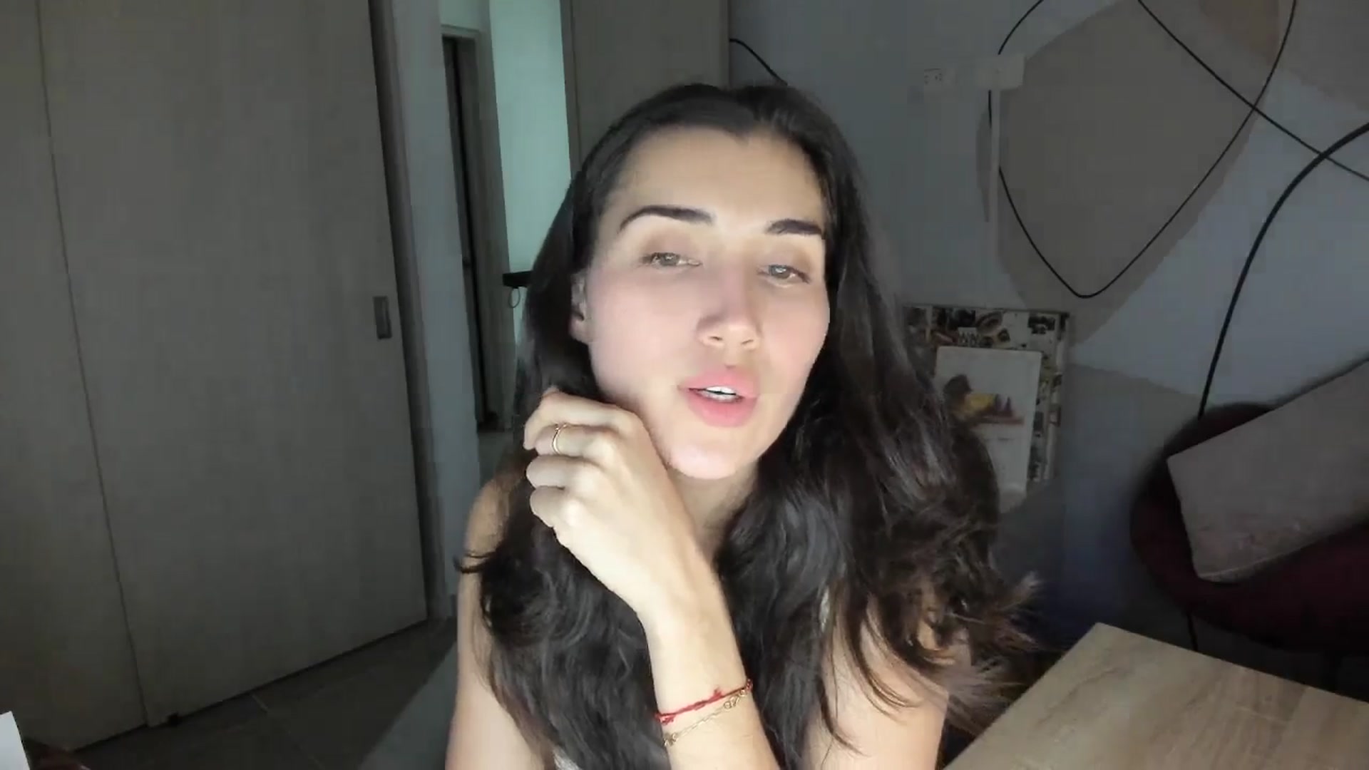 Gallery image thumbnail from Angelnaaughty's myfreecams stream on, 12/14/2025, 24:01 image 6 of 20