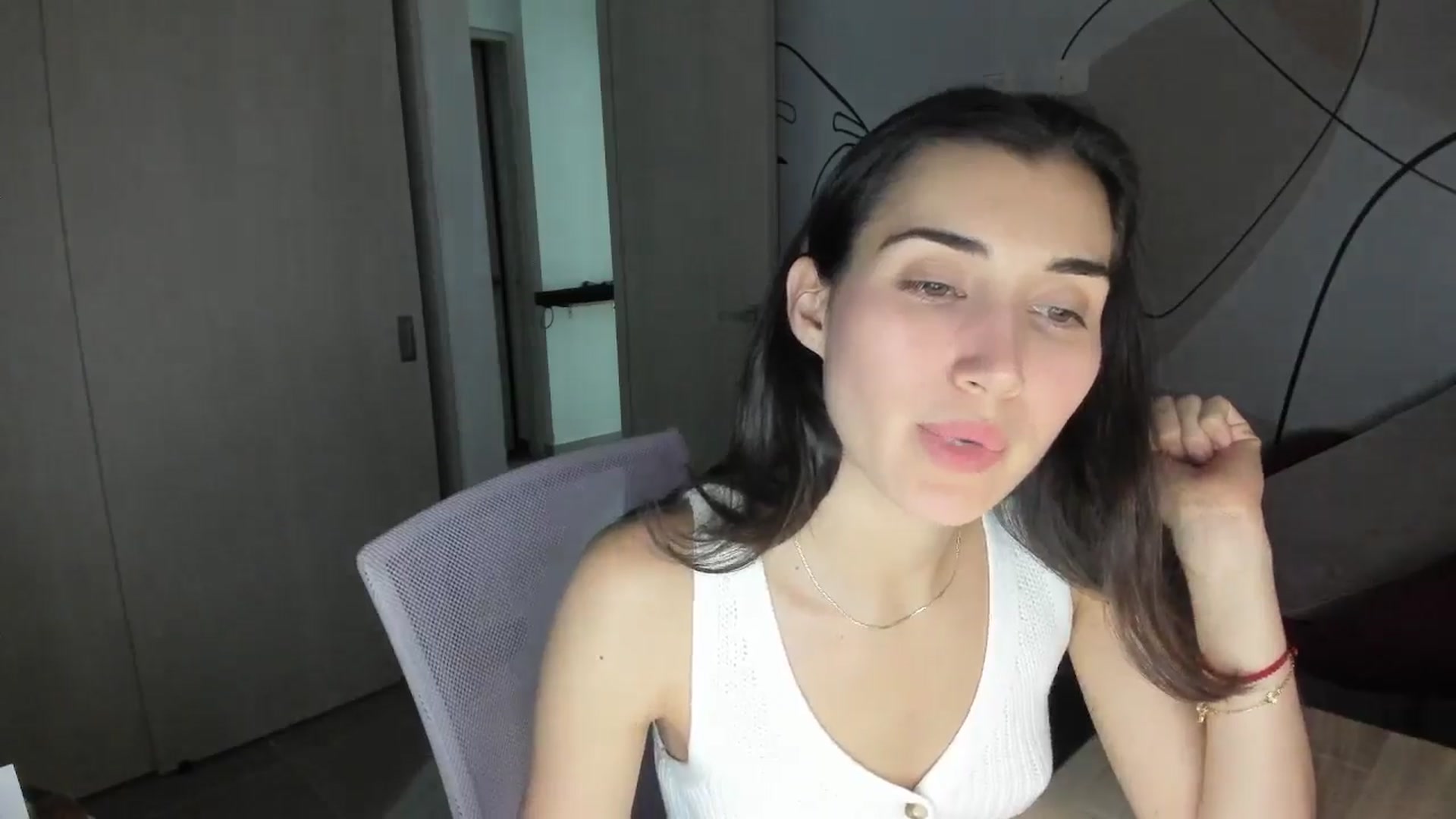 Gallery image thumbnail from Angelnaaughty's myfreecams stream on, 12/14/2025, 24:01 image 13 of 20