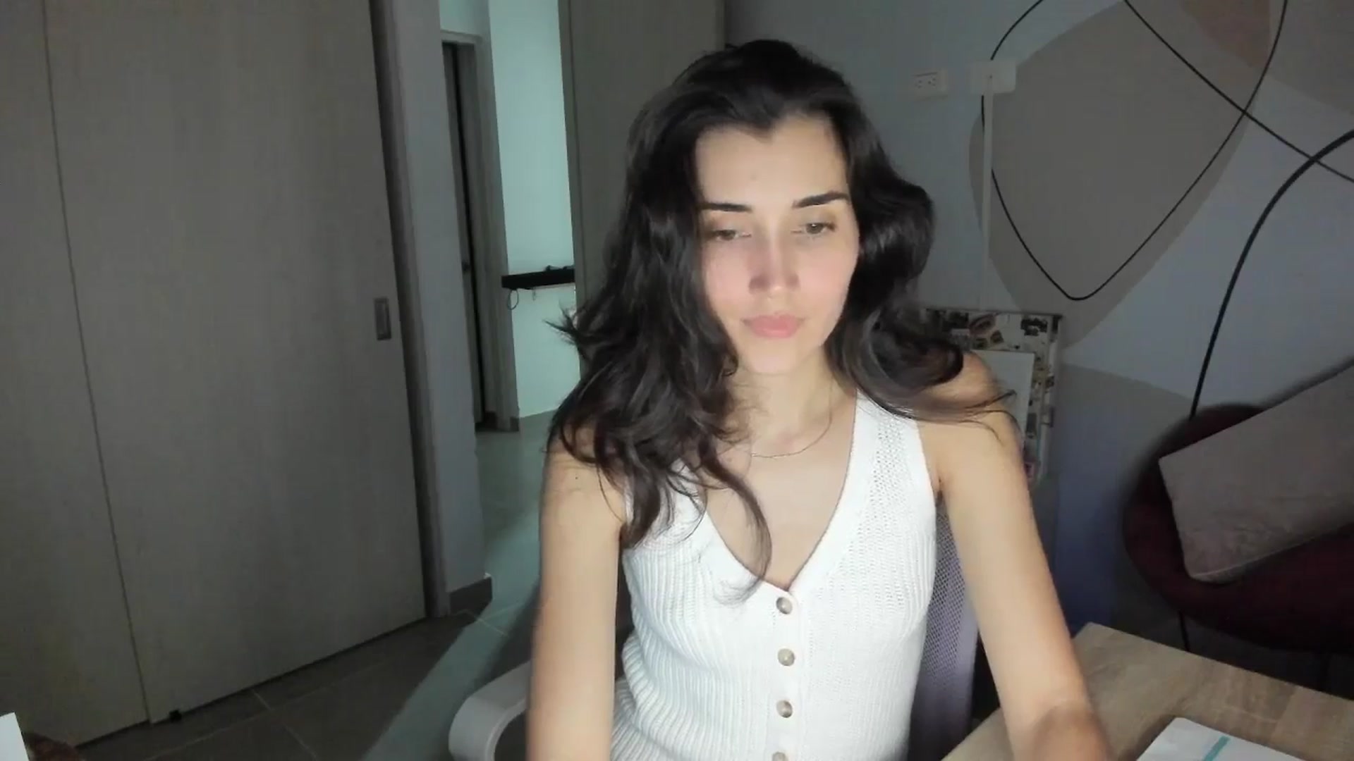 Gallery image thumbnail from Angelnaaughty's myfreecams stream on, 12/14/2025, 24:40 image 19 of 20