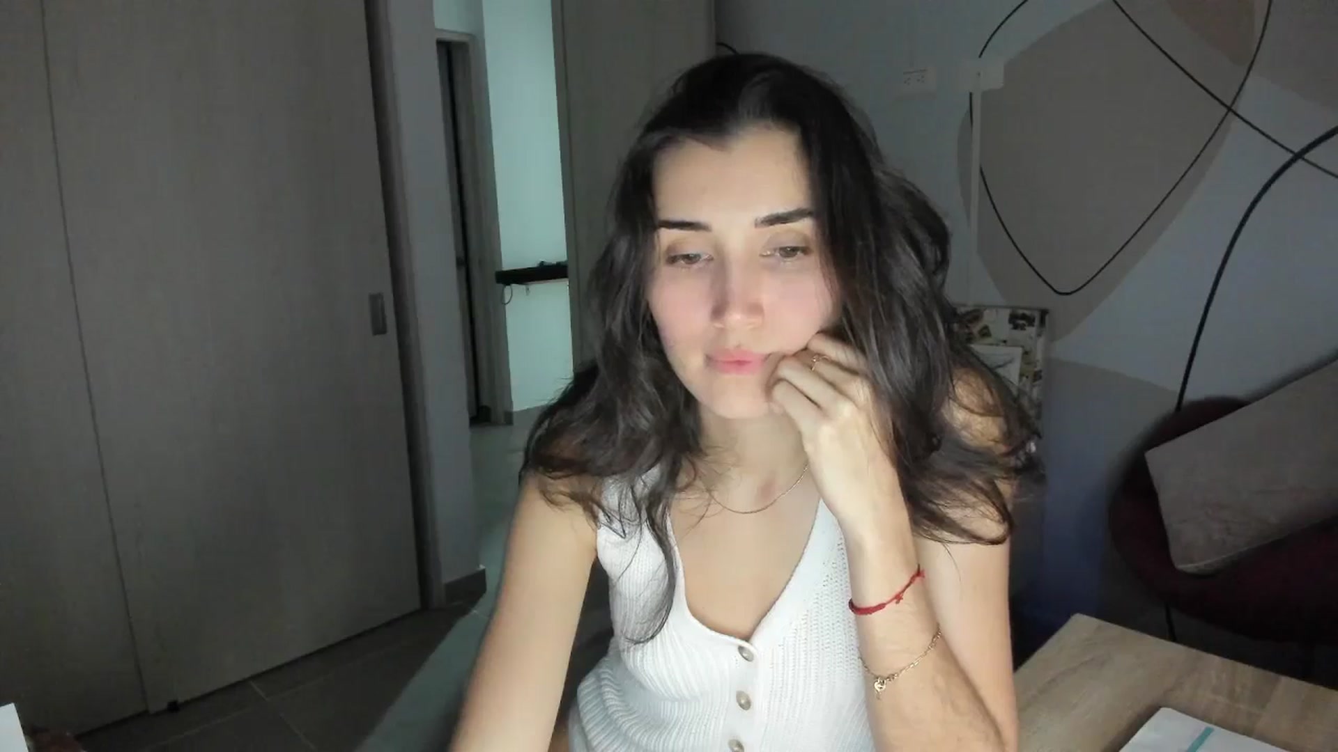 Gallery image thumbnail from Angelnaaughty's myfreecams stream on, 12/14/2025, 24:40 image 18 of 20