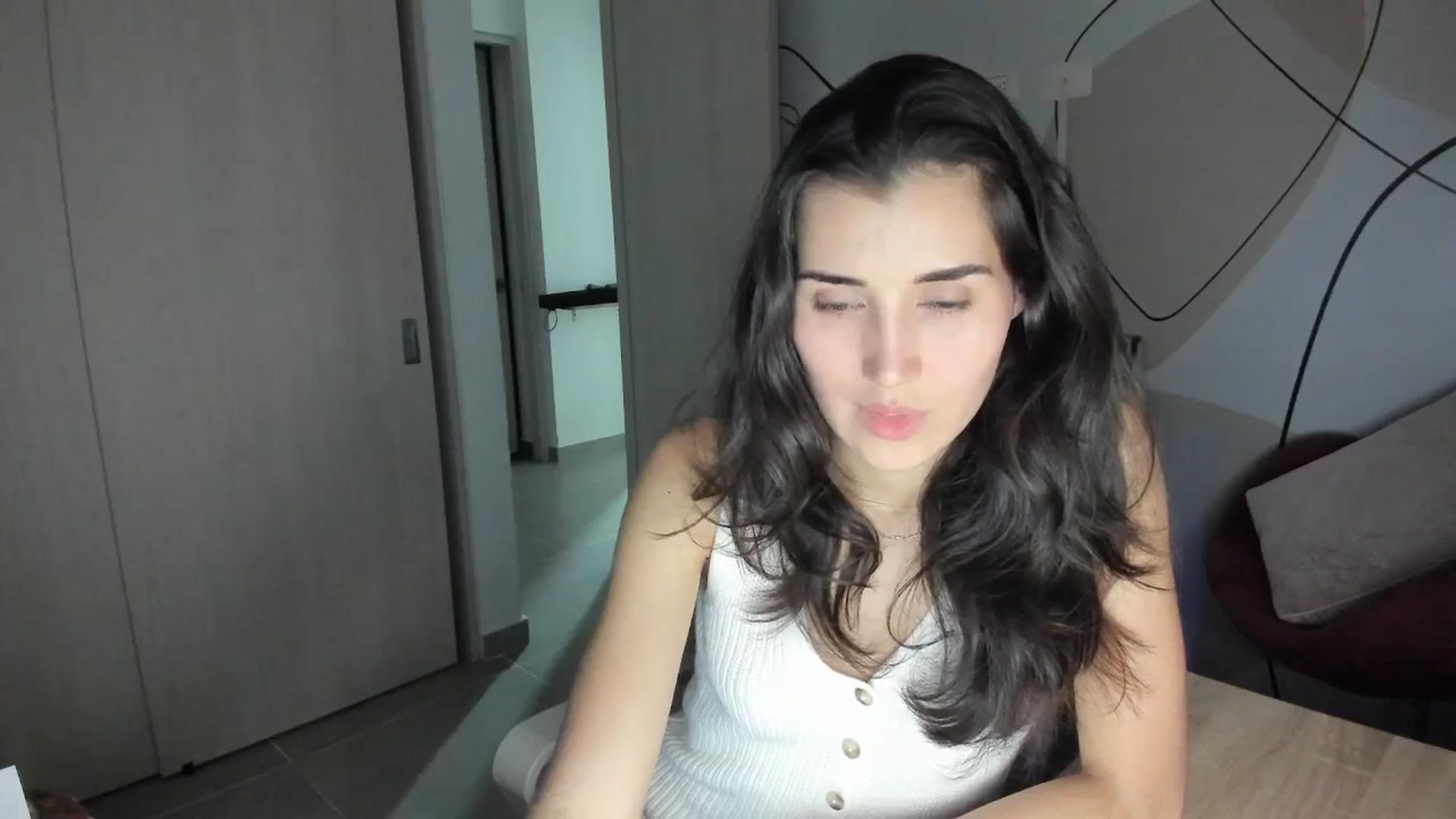 Gallery image thumbnail from Angelnaaughty's myfreecams stream on, 12/14/2025, 24:40 image 10 of 20