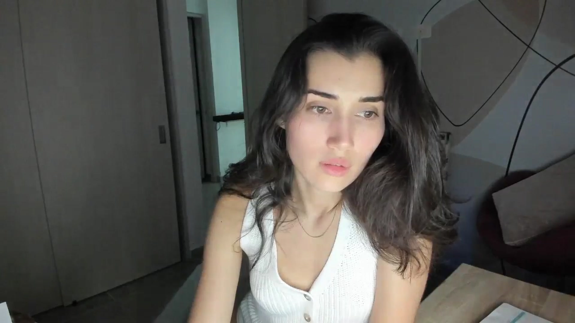 Gallery image thumbnail from Angelnaaughty's myfreecams stream on, 12/14/2025, 24:40 image 17 of 20