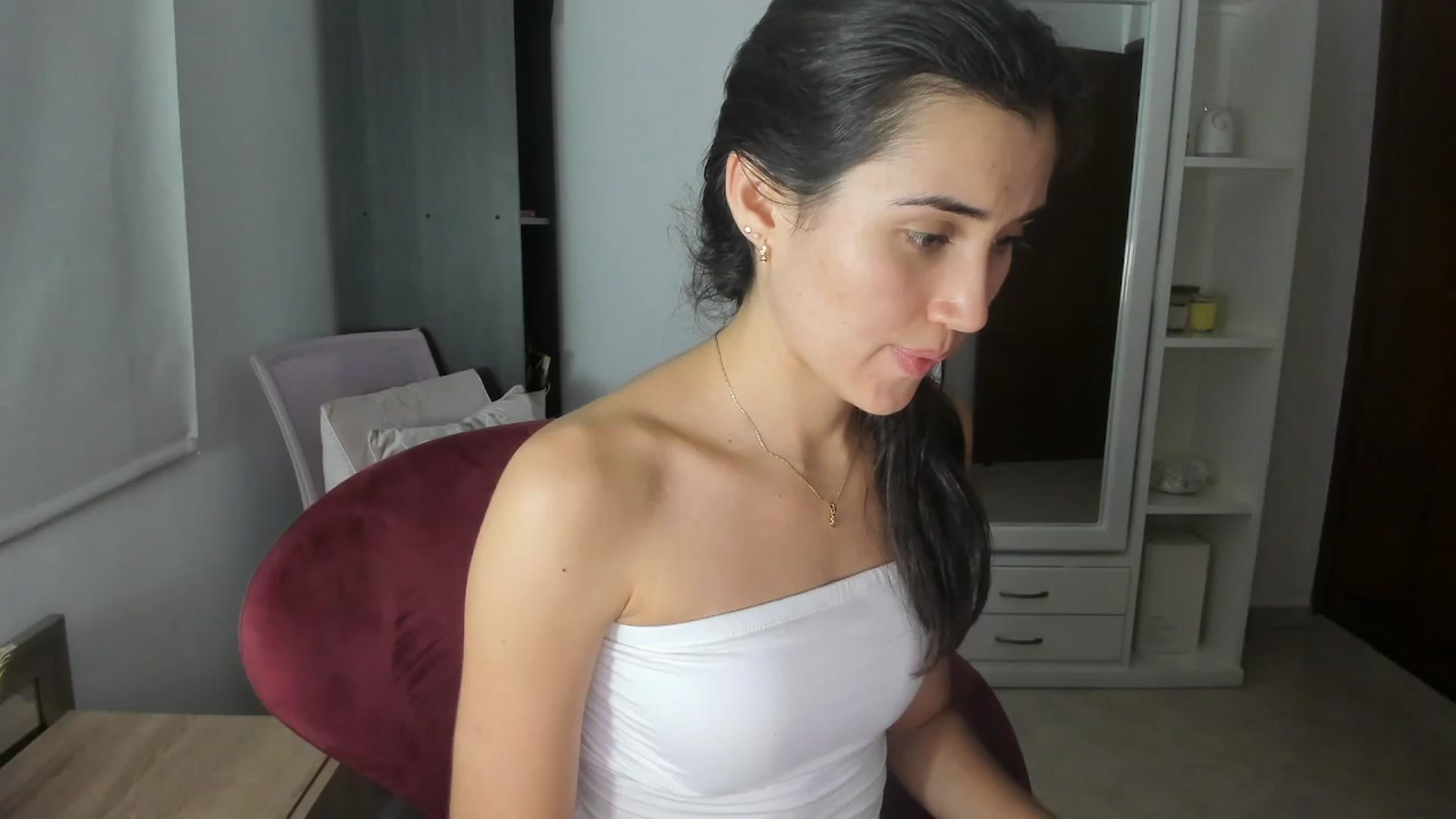 Gallery image thumbnail from Angelnaaughty's myfreecams stream on, 02/01/2026, 24:15 image 13 of 20