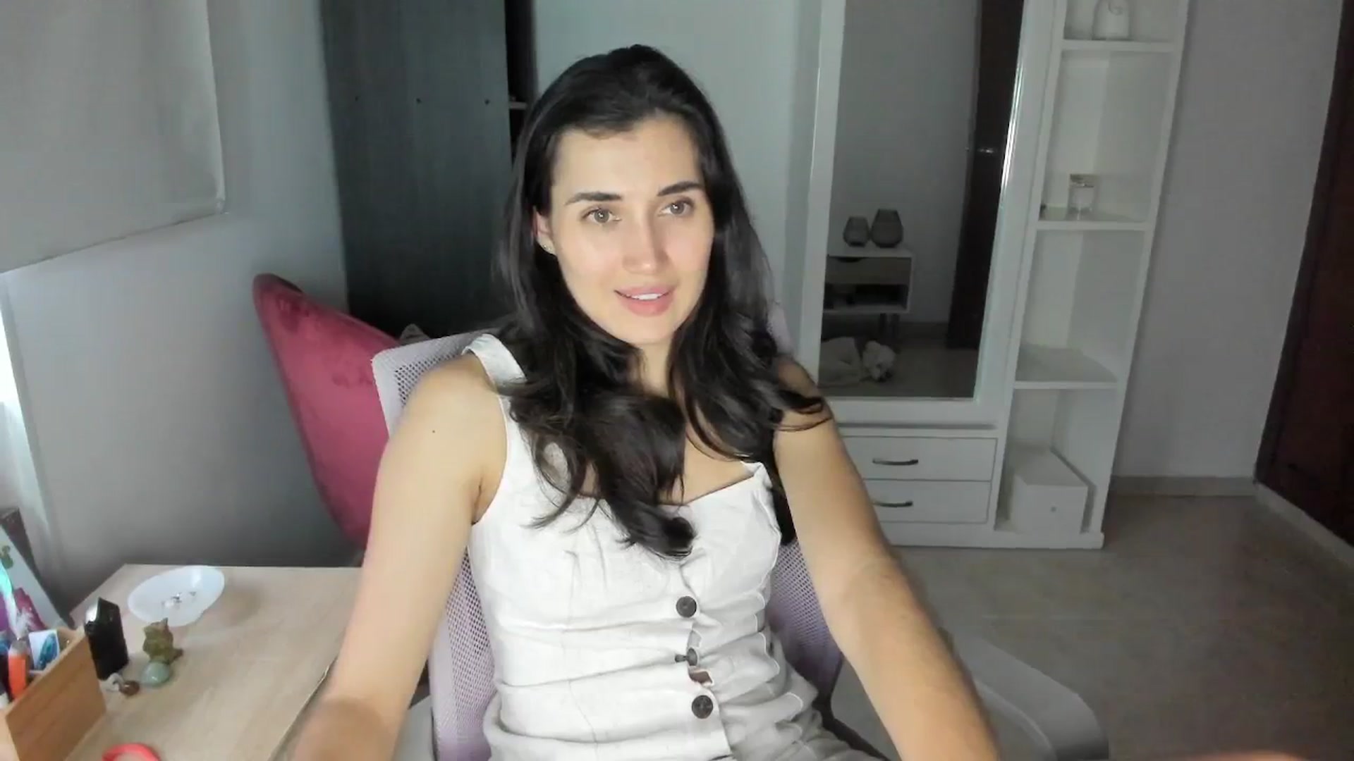 Gallery image thumbnail from Angelnaaughty's myfreecams stream on, 03/18/2026, 24:02 image 3 of 20