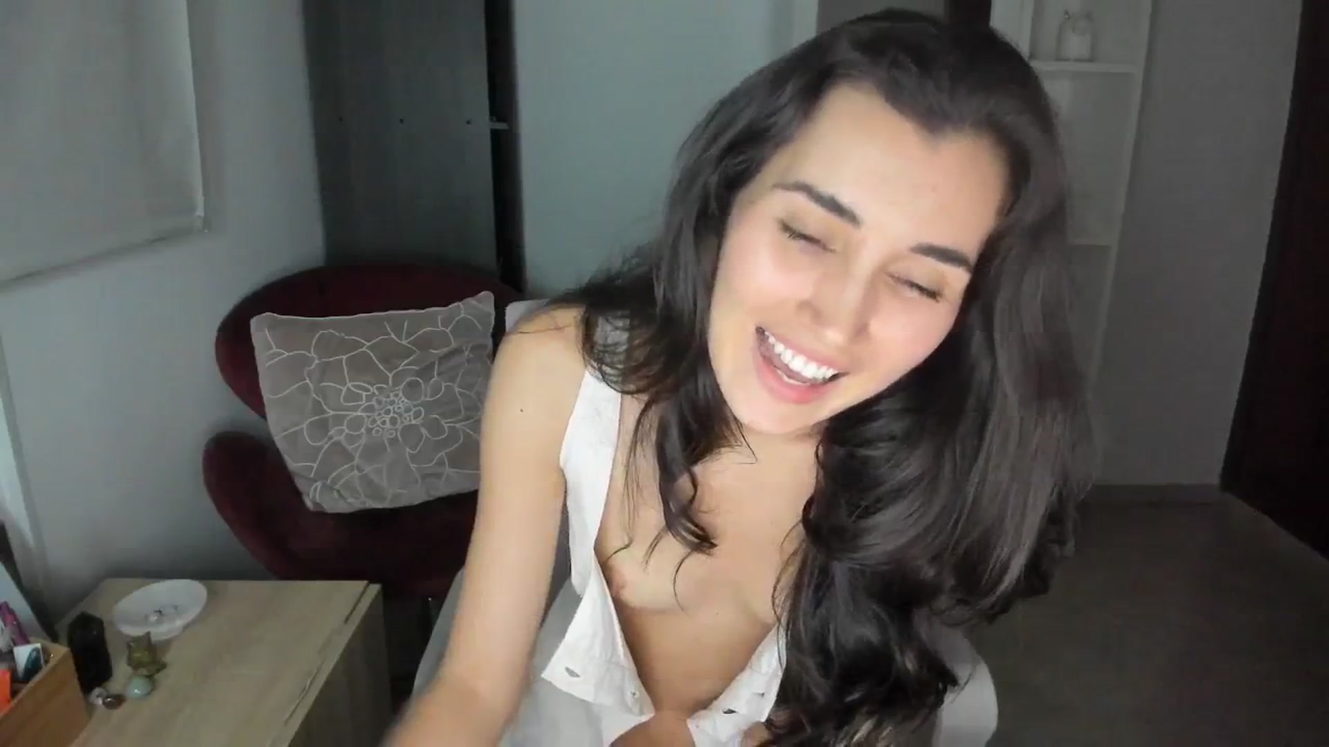 Gallery image thumbnail from Angelnaaughty's myfreecams stream on, 03/18/2026, 24:02 image 16 of 20