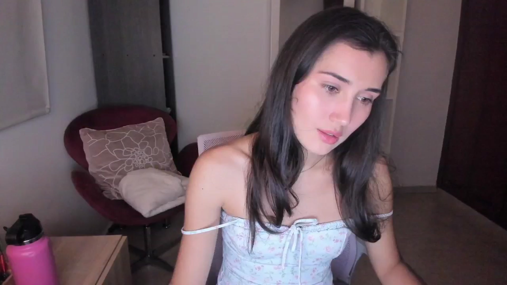 Gallery image thumbnail from Angelnaaughty's myfreecams stream on, 04/29/2026, 24:03 image 19 of 20