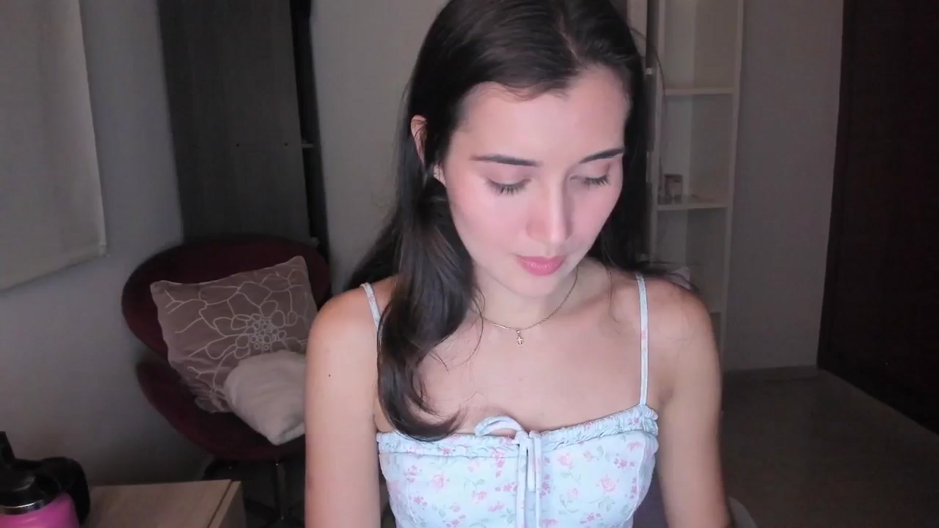 Gallery image thumbnail from Angelnaaughty's myfreecams stream on, 04/29/2026, 24:03 image 14 of 20
