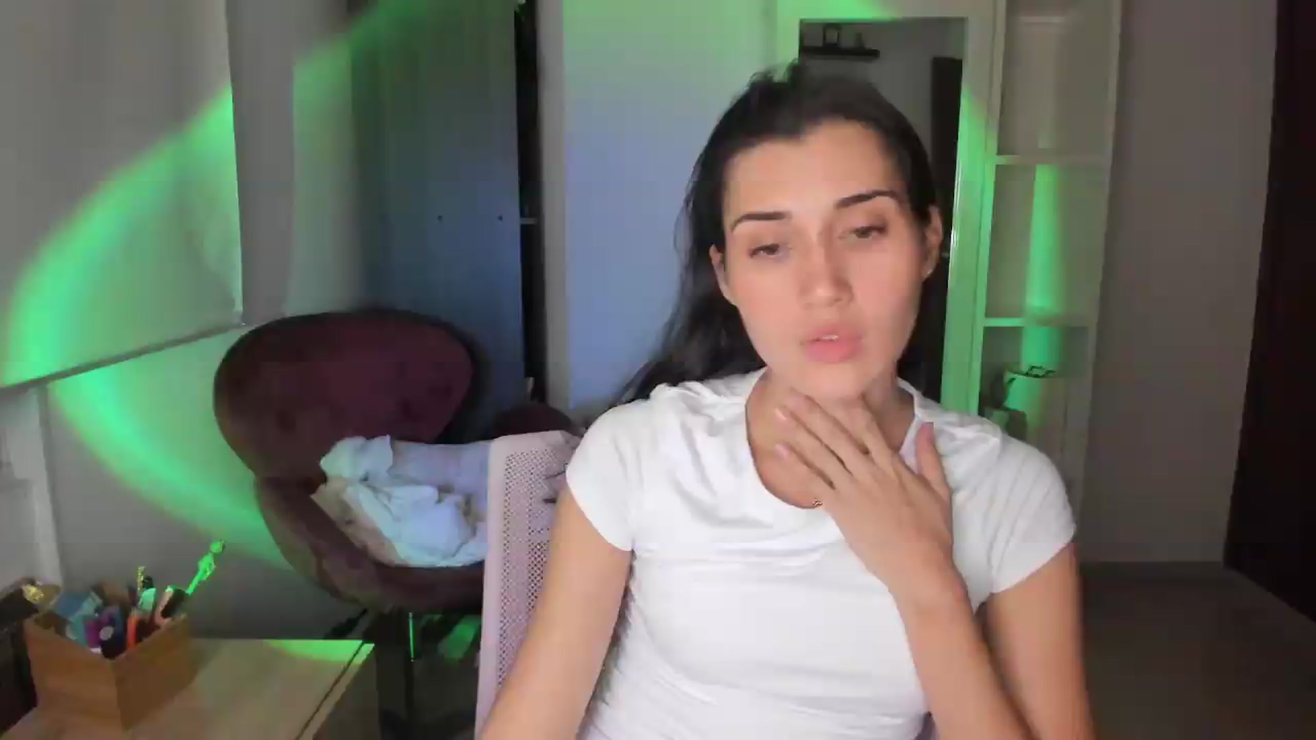 Gallery image thumbnail from Angelnaaughty's myfreecams stream on, 08/08/2026, 04:13 image 17 of 20