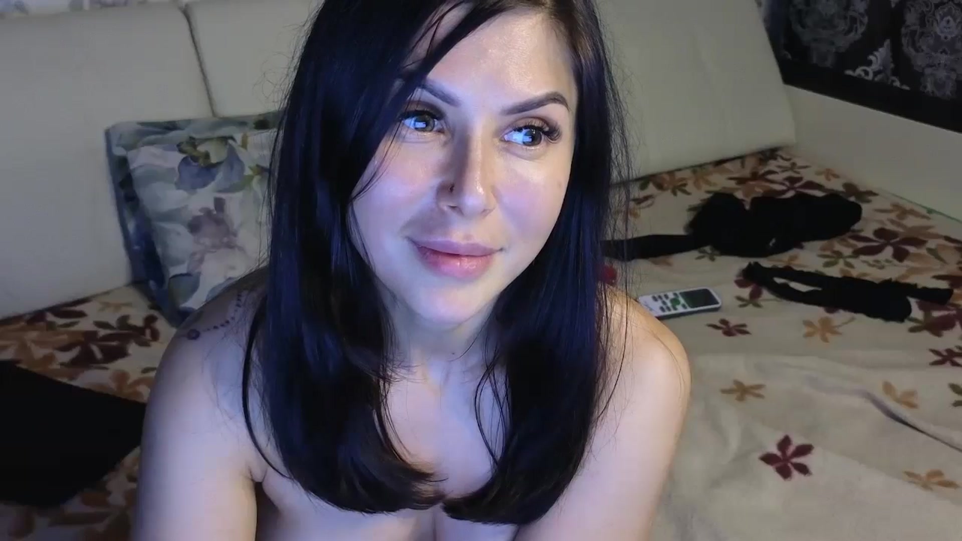 Gallery image thumbnail from AngelsEyesXX's myfreecams stream on, 06/17/2024, 19:35 image 6 of 20