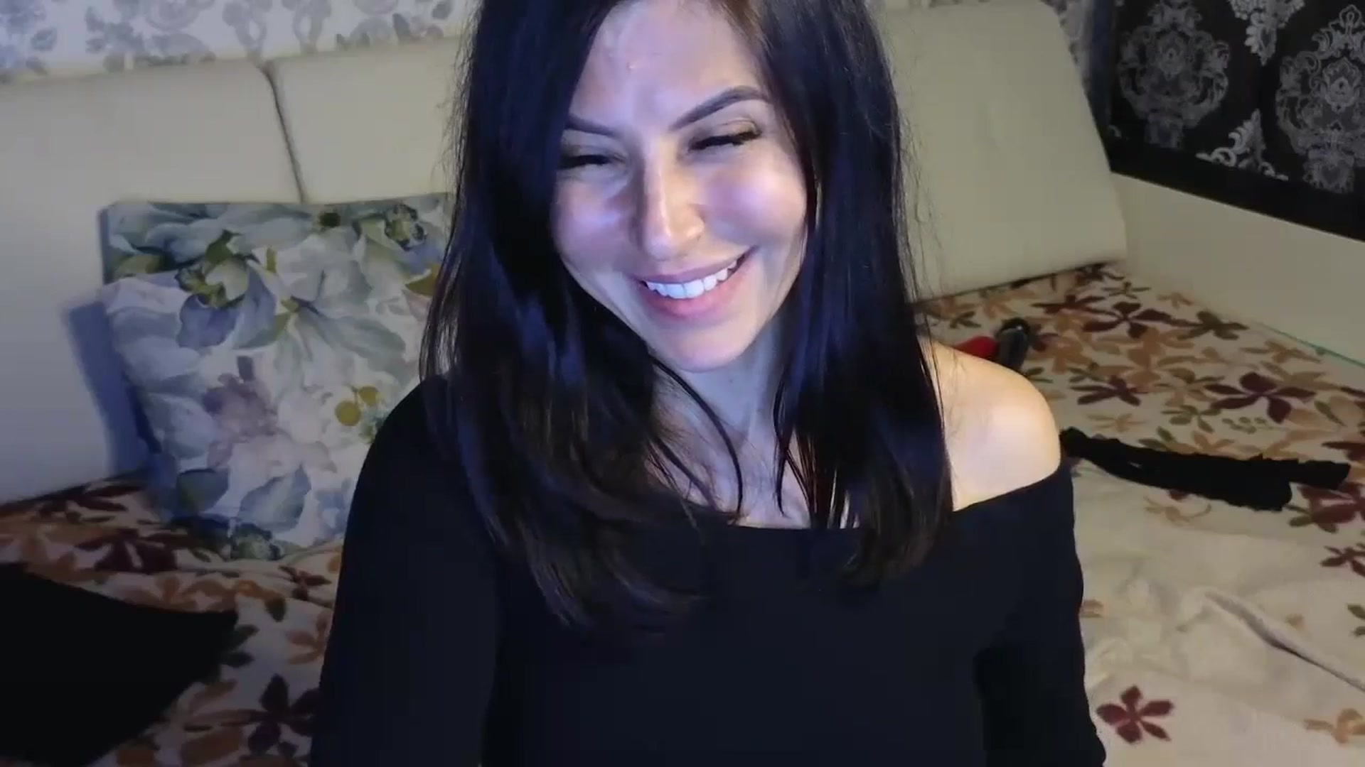 Gallery image thumbnail from AngelsEyesXX's myfreecams stream on, 06/17/2024, 20:07 image 20 of 20