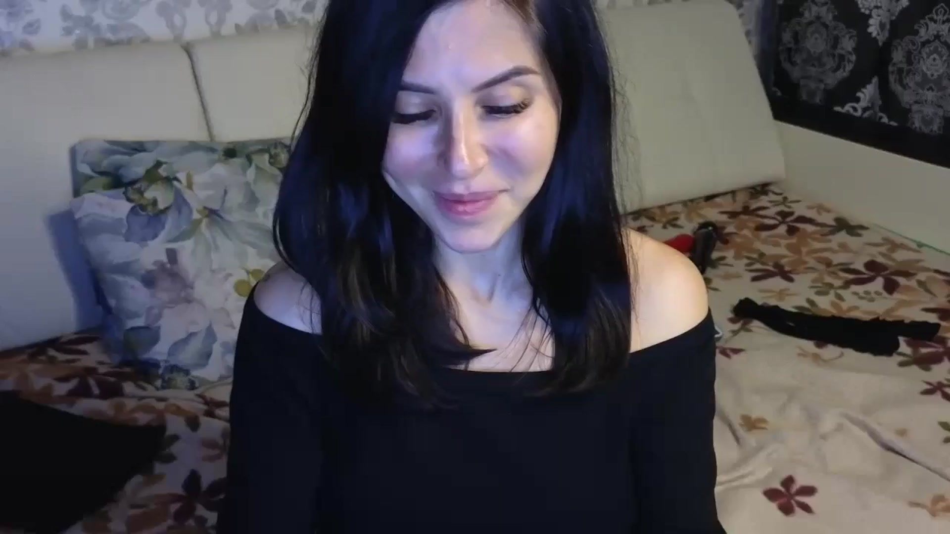 Gallery image thumbnail from AngelsEyesXX's myfreecams stream on, 06/17/2024, 20:07 image 14 of 20