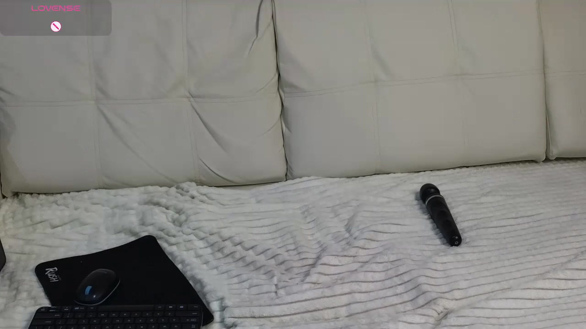 Gallery image thumbnail from AngelsEyesXX's myfreecams stream on, 12/21/2024, 06:41 image 10 of 20