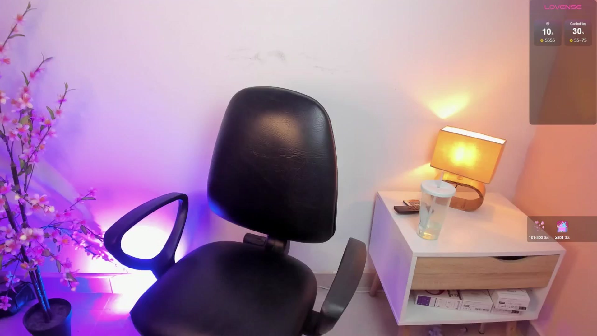 Gallery image thumbnail from Angelvicky's myfreecams stream on, 08/04/2024, 18:13 image 14 of 20