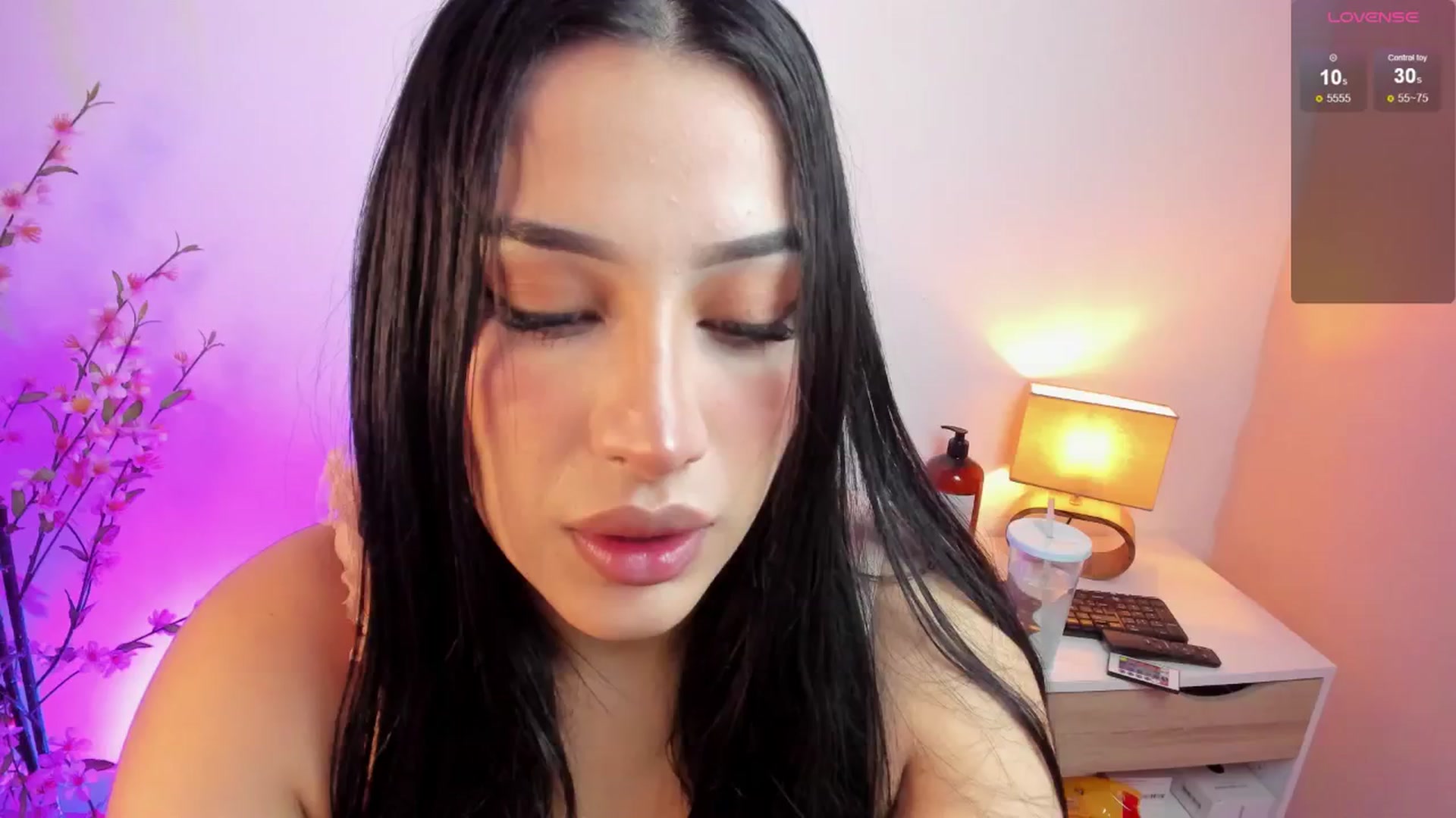 Gallery image thumbnail from Angelvicky's myfreecams stream on, 08/11/2024, 14:17 image 6 of 20