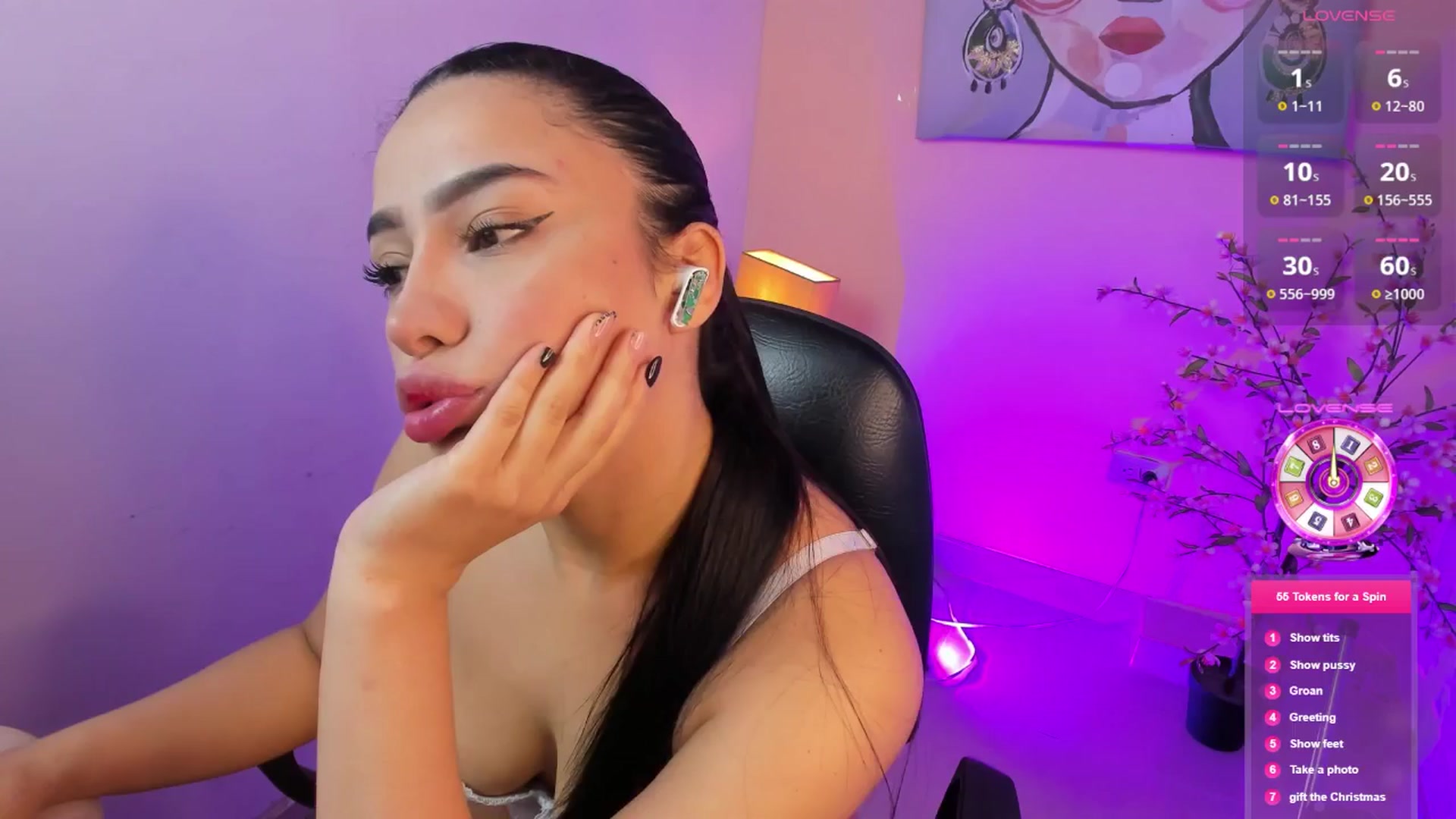 Gallery image thumbnail from Angelvicky's myfreecams stream on, 11/16/2025, 15:33 image 5 of 20