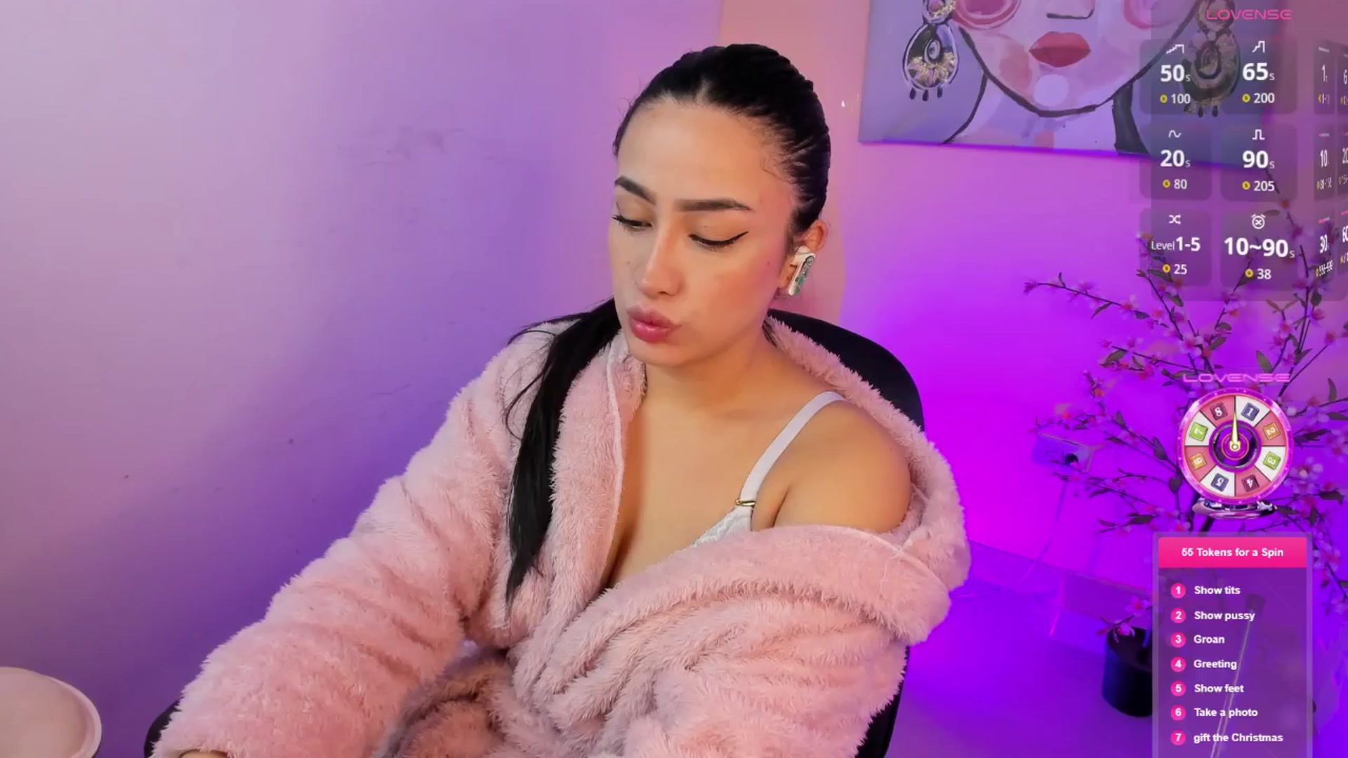 Gallery image thumbnail from Angelvicky's myfreecams stream on, 11/16/2025, 15:33 image 17 of 20
