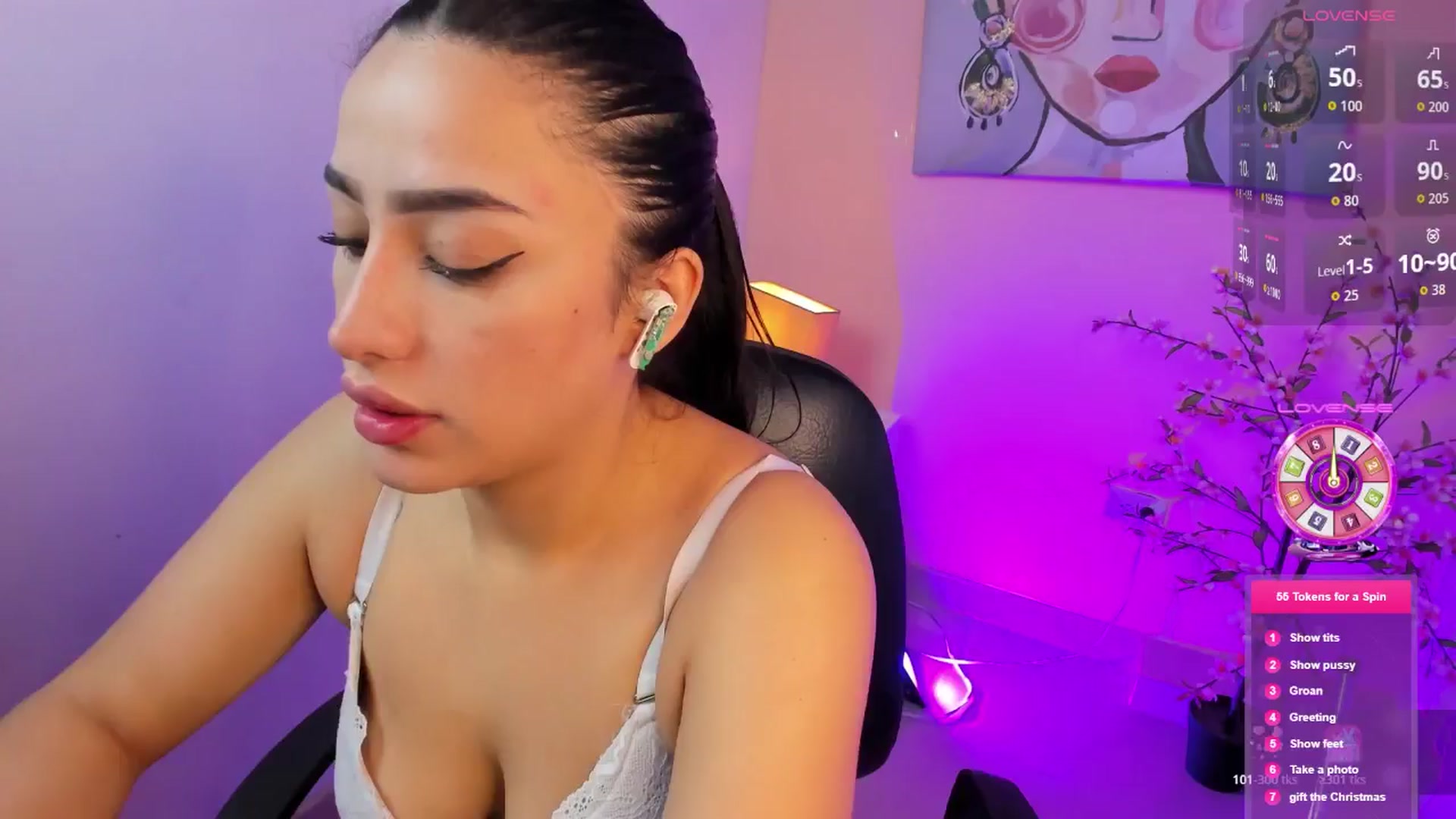 Gallery image thumbnail from Angelvicky's myfreecams stream on, 11/16/2025, 17:17 image 7 of 20