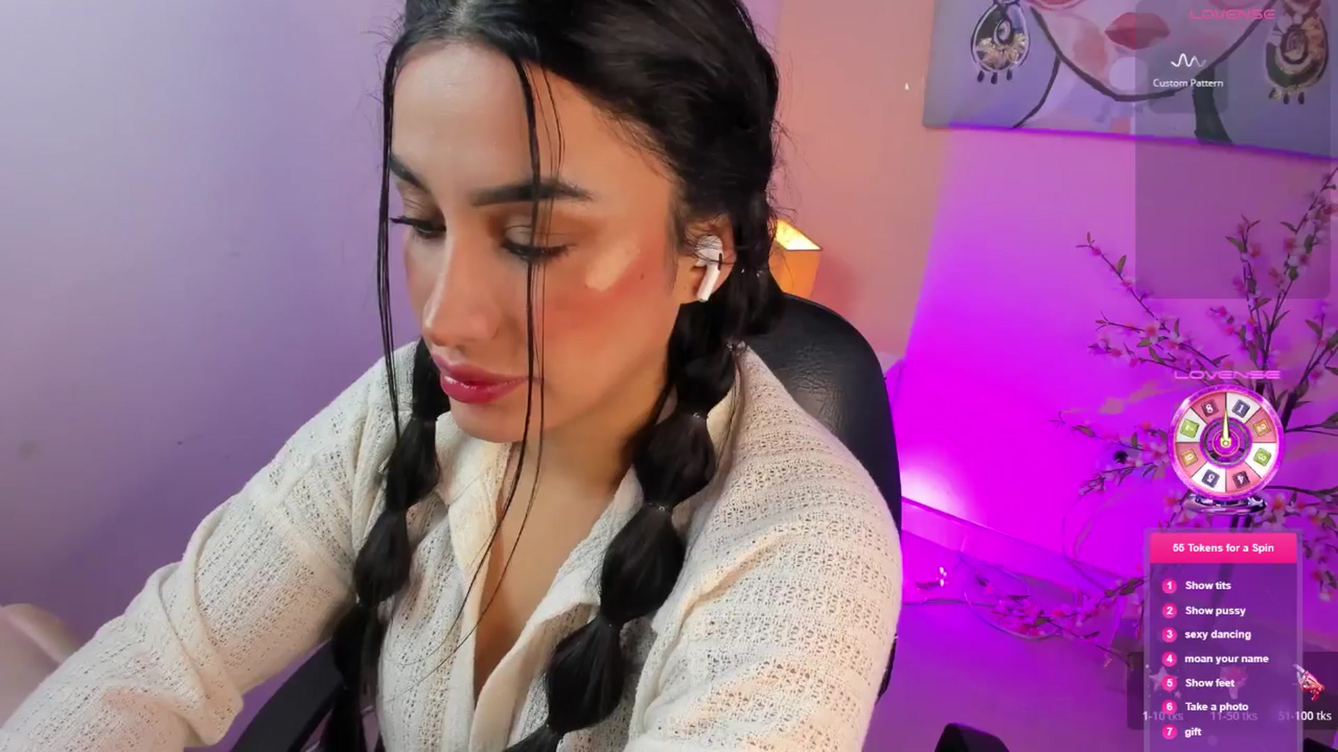 Gallery image thumbnail from Angelvicky's myfreecams stream on, 02/25/2026, 02:42 image 5 of 20