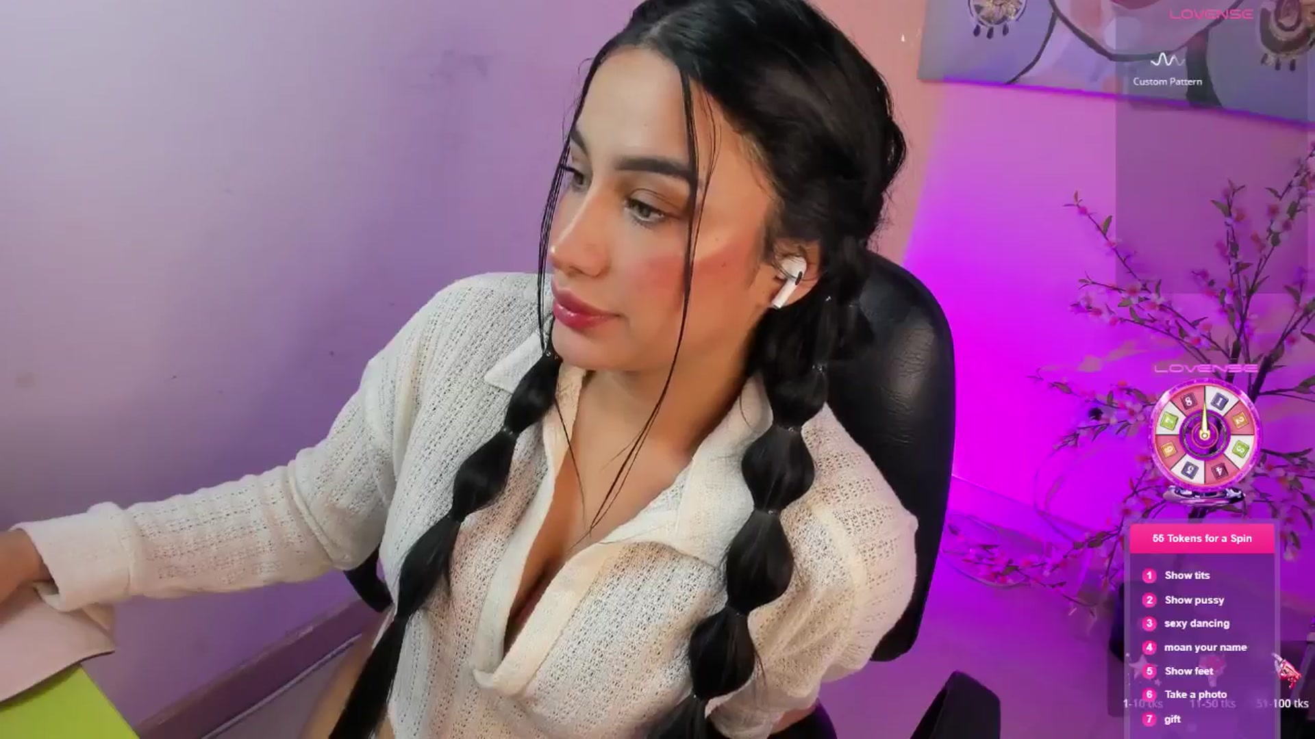 Gallery image thumbnail from Angelvicky's myfreecams stream on, 02/25/2026, 02:42 image 8 of 20