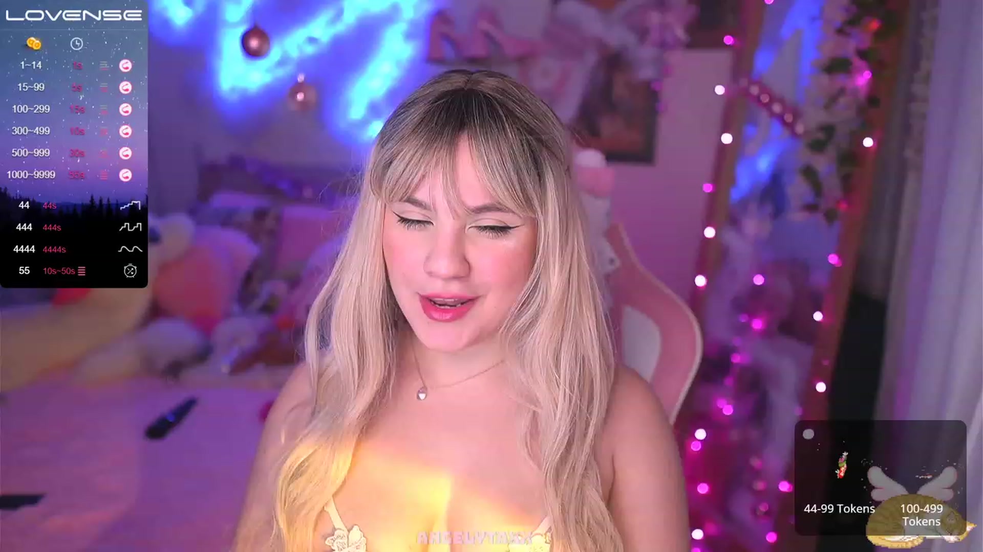 Gallery image thumbnail from Angelytaxx's myfreecams stream on, 12/26/2022, 24:17 image 1 of 20