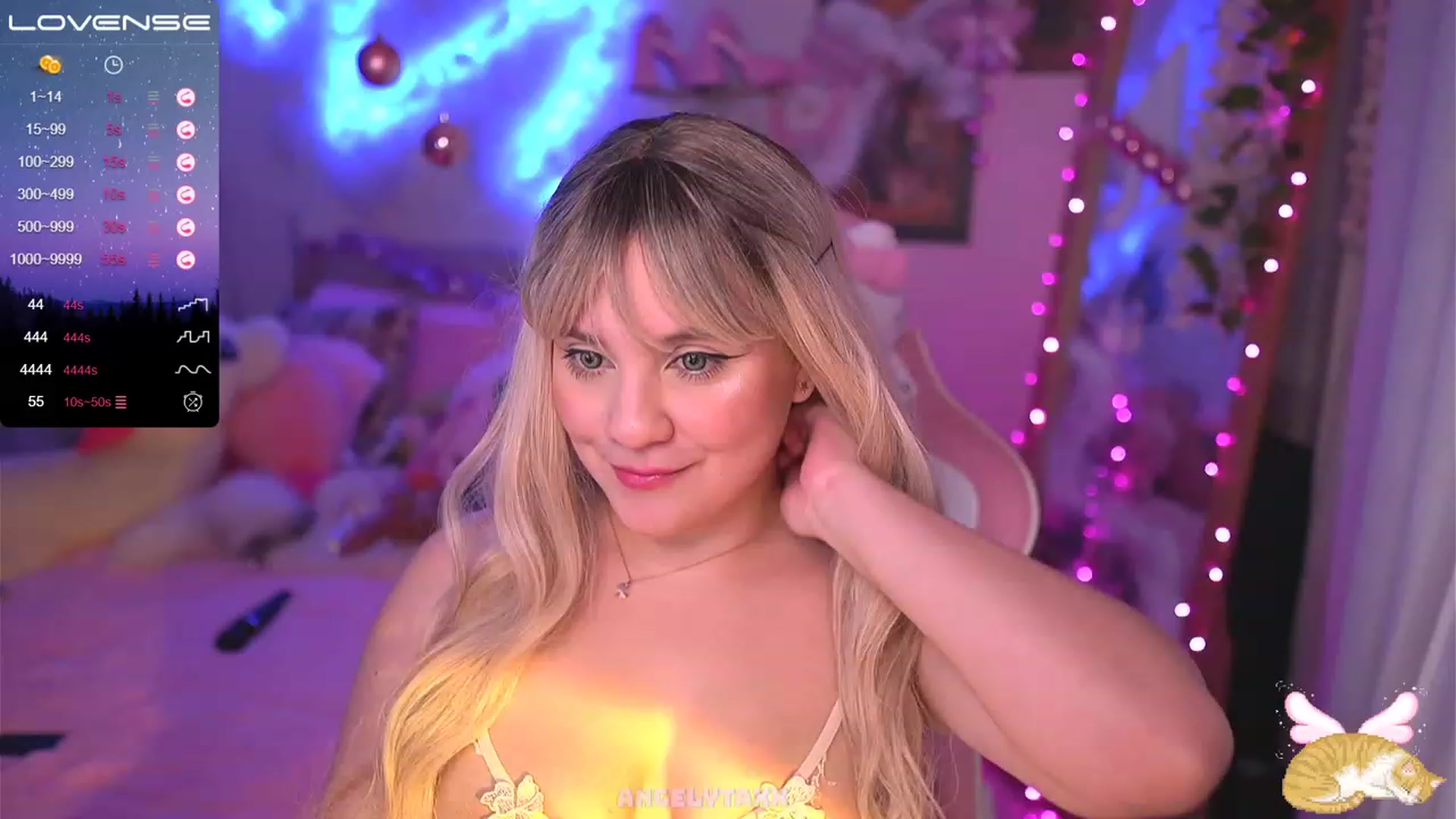 Gallery image thumbnail from Angelytaxx's myfreecams stream on, 12/26/2022, 24:17 image 2 of 20