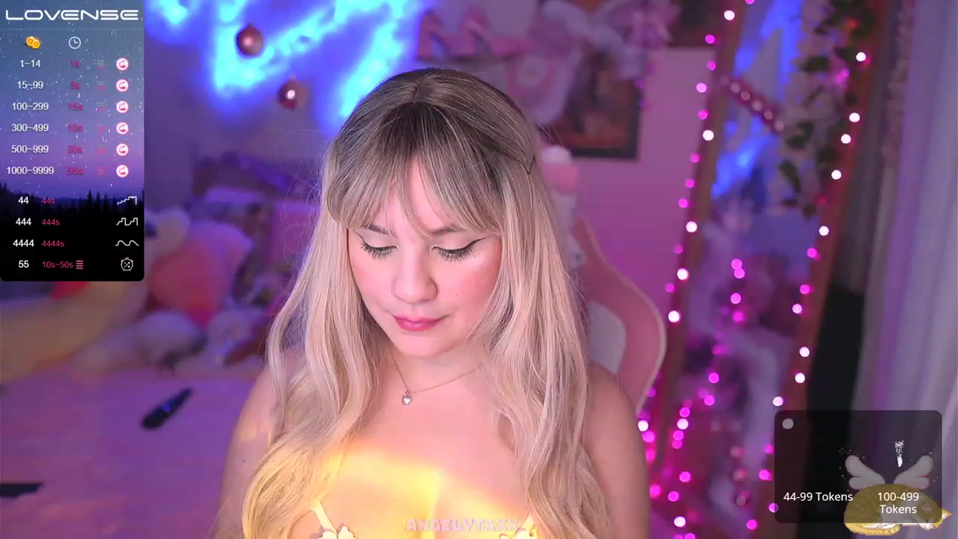 Gallery image thumbnail from Angelytaxx's myfreecams stream on, 12/26/2022, 24:17 image 5 of 20