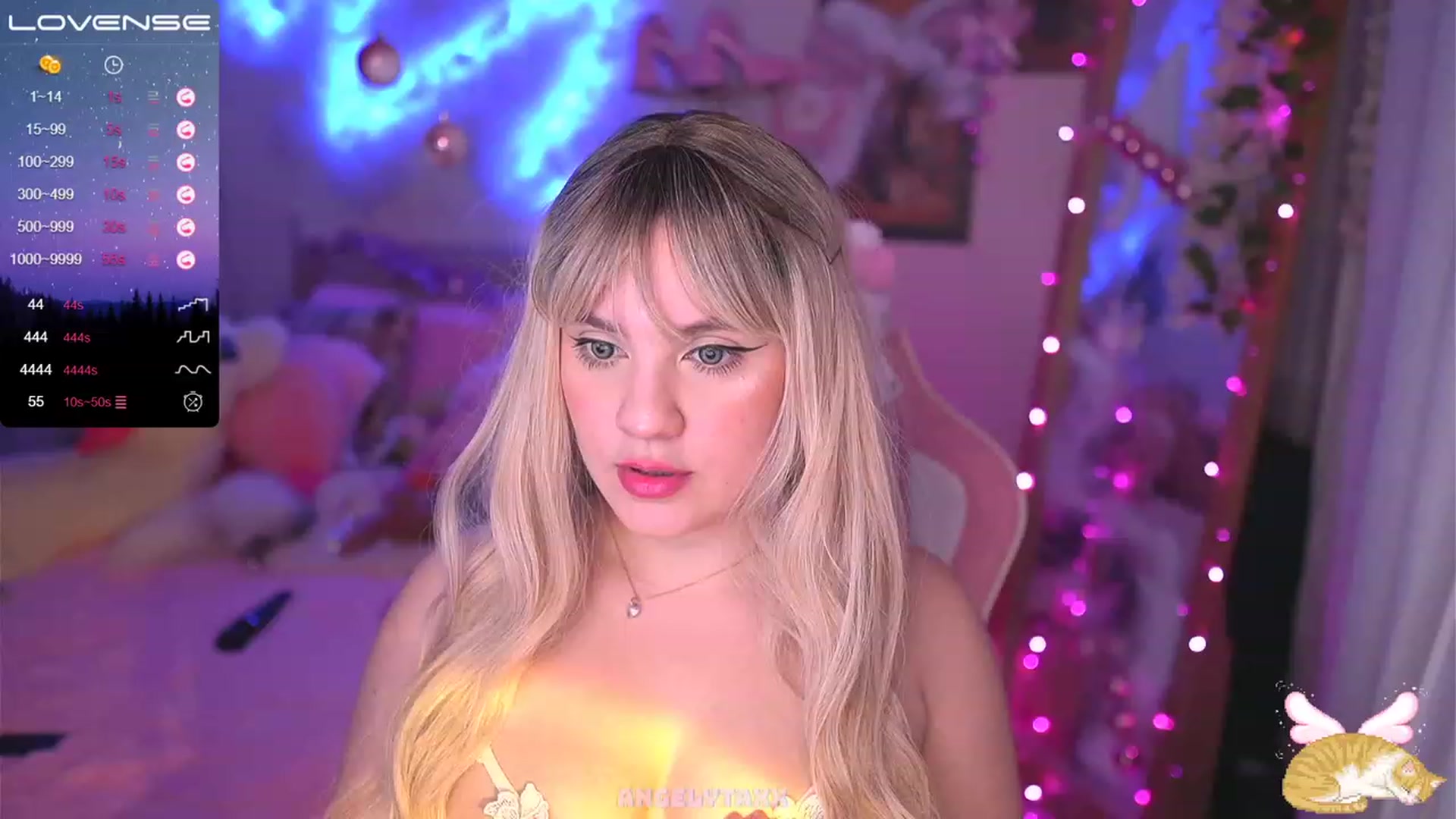 Gallery image thumbnail from Angelytaxx's myfreecams stream on, 12/26/2022, 24:17 image 3 of 20