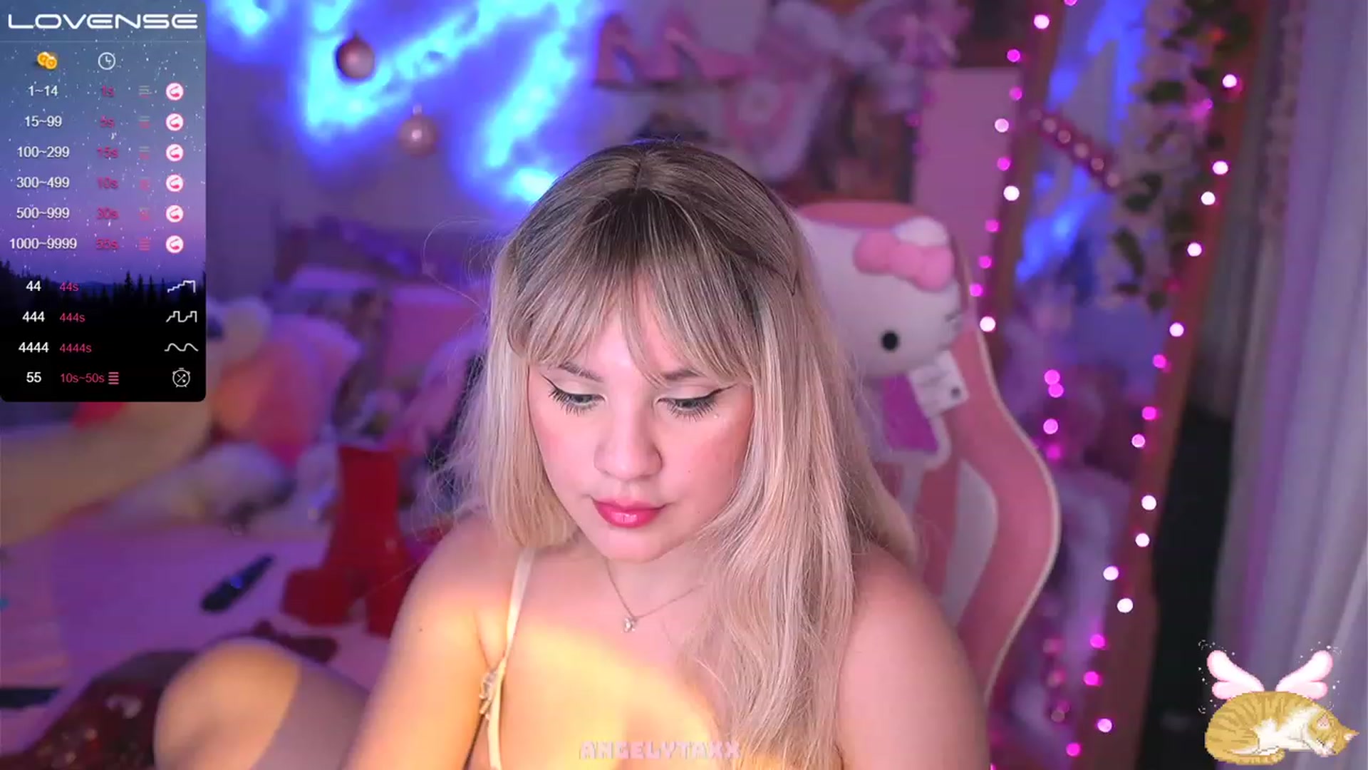 Gallery image thumbnail from Angelytaxx's myfreecams stream on, 12/26/2022, 24:17 image 16 of 20