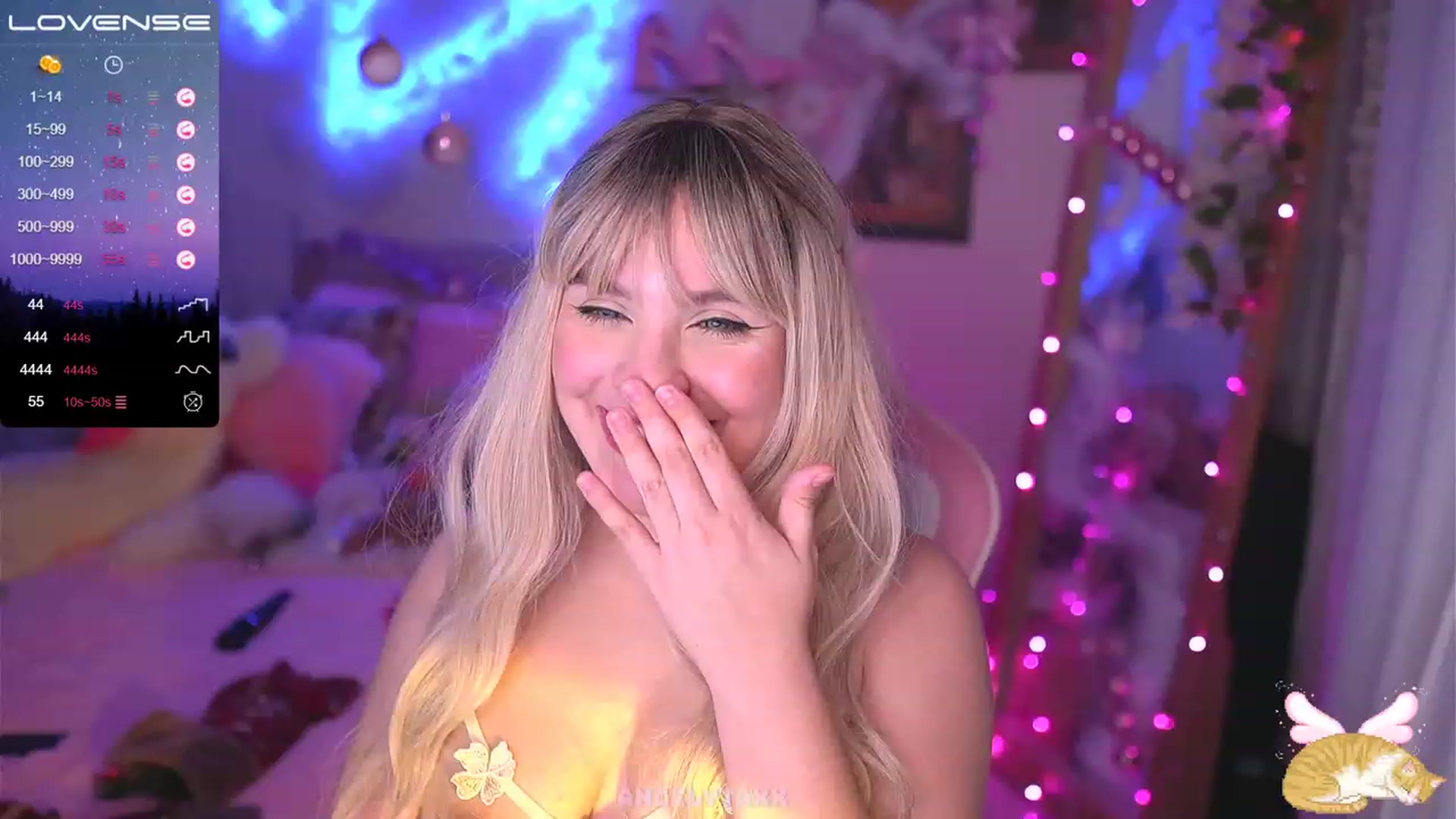 Gallery image thumbnail from Angelytaxx's myfreecams stream on, 12/26/2022, 24:17 image 7 of 20