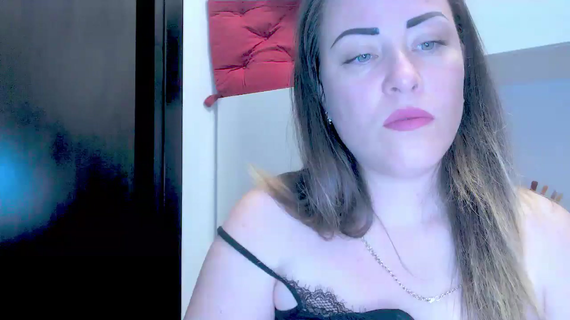 Gallery image thumbnail from AngieAss's myfreecams stream on, 05/19/2025, 15:07 image 9 of 20