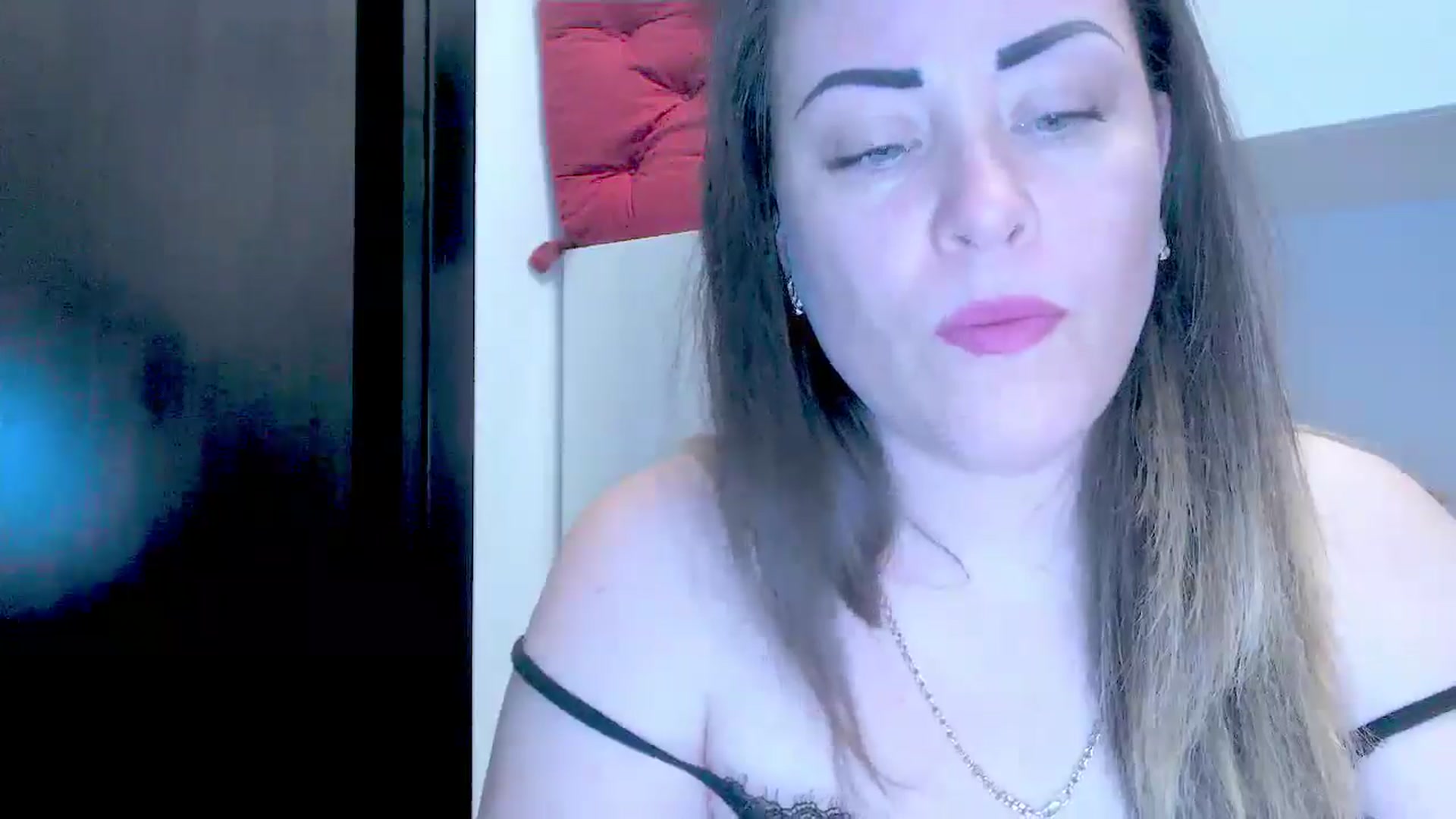 Gallery image thumbnail from AngieAss's myfreecams stream on, 05/19/2025, 15:07 image 5 of 20