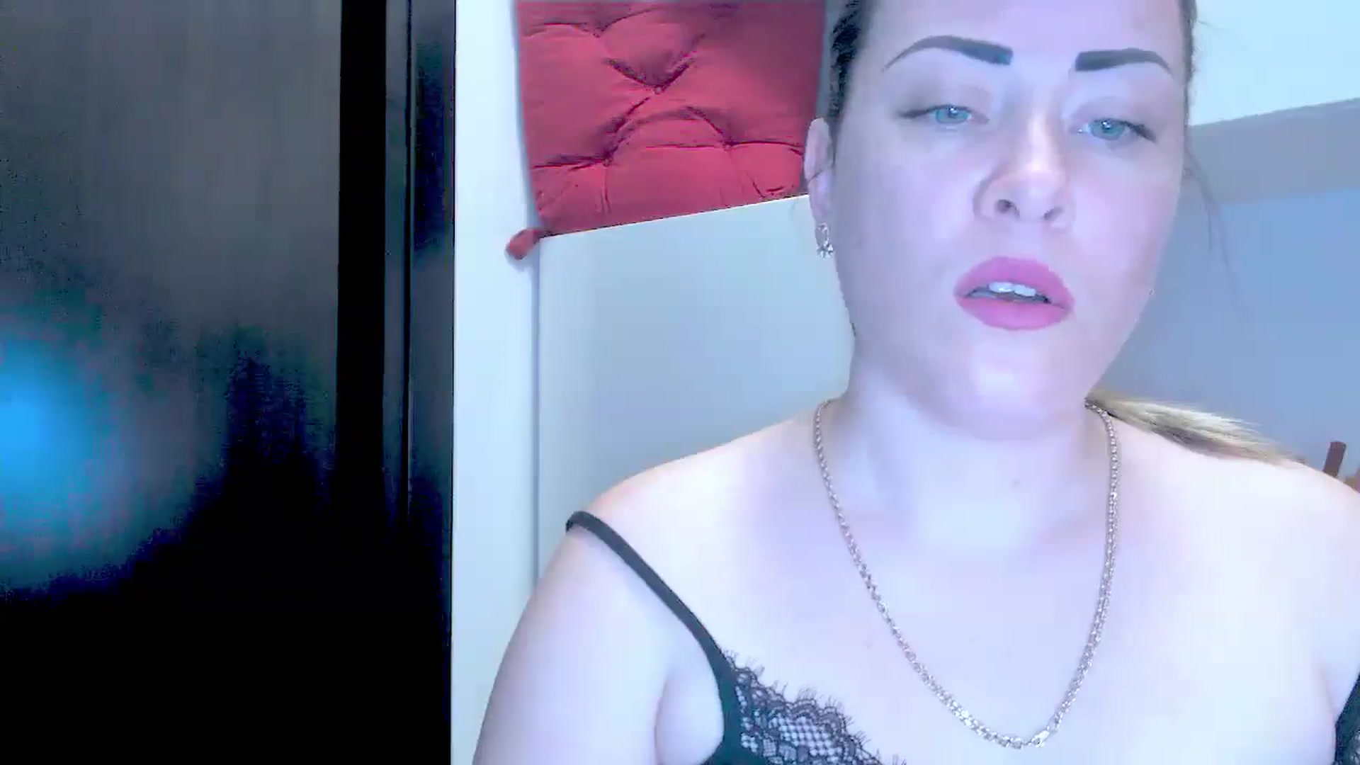Gallery image thumbnail from AngieAss's myfreecams stream on, 05/19/2025, 15:07 image 13 of 20