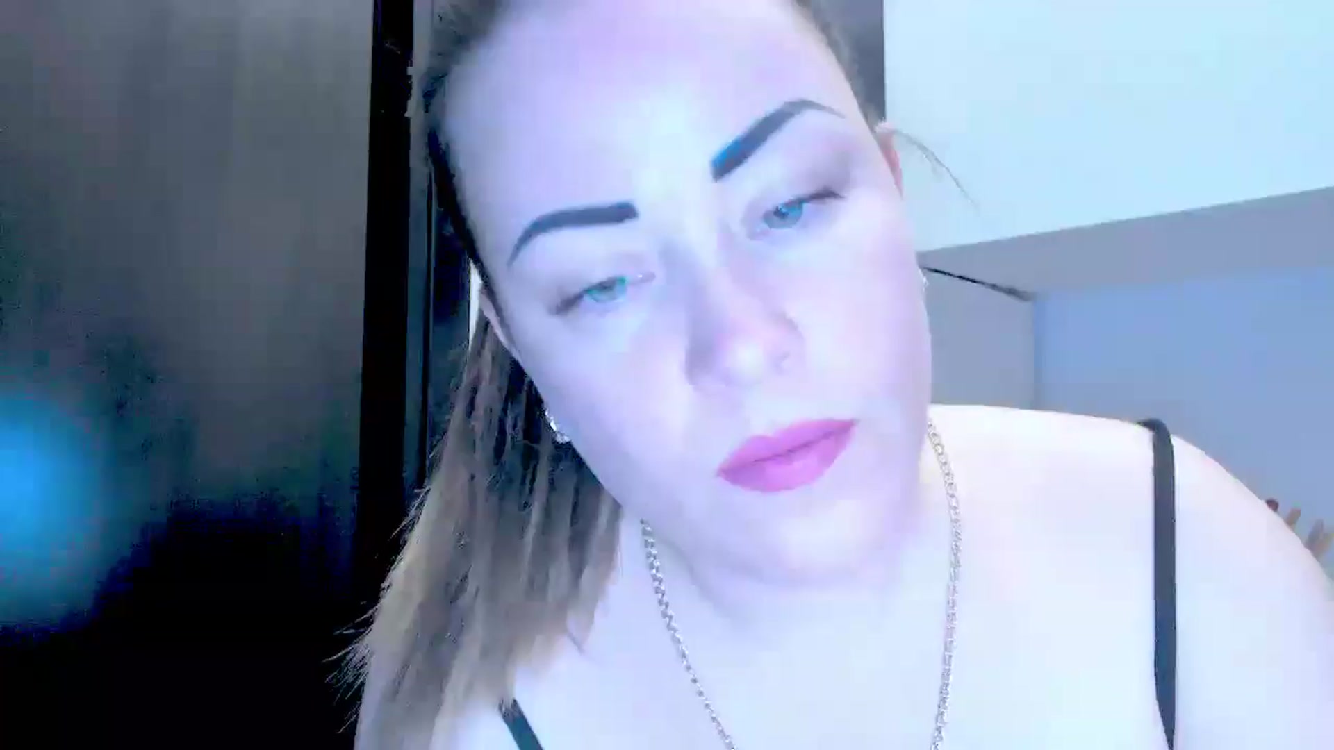 Gallery image thumbnail from AngieAss's myfreecams stream on, 05/19/2025, 15:07 image 11 of 20
