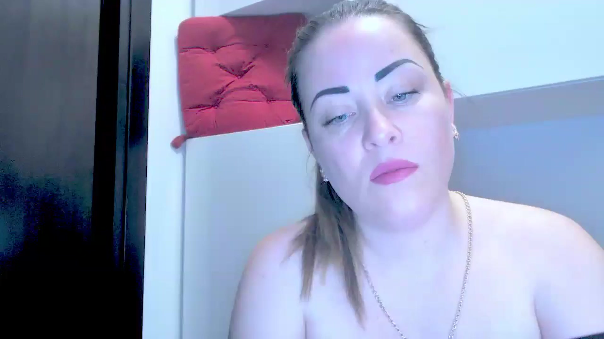 Gallery image thumbnail from AngieAss's myfreecams stream on, 05/19/2025, 15:07 image 19 of 20