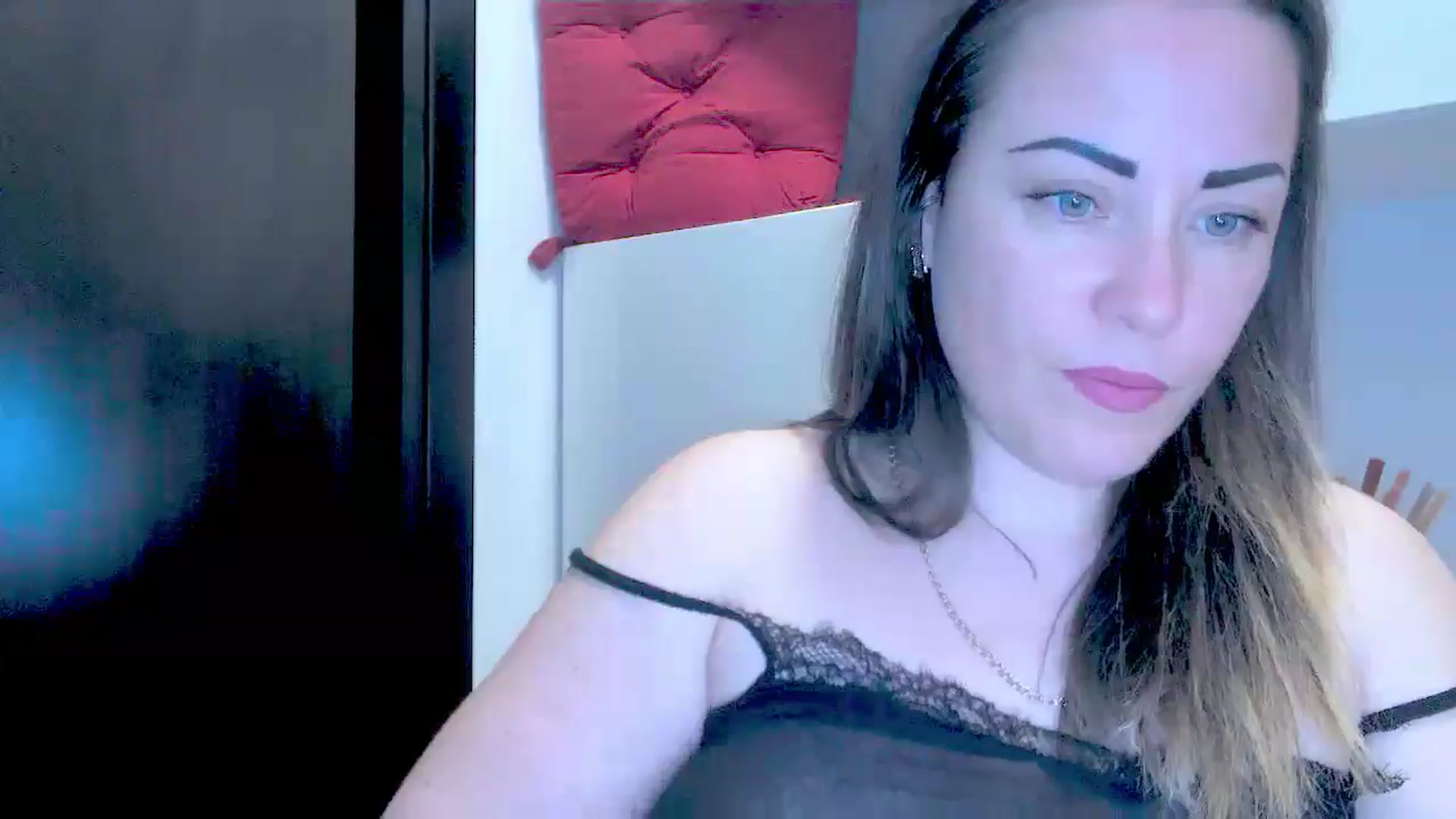 Gallery image thumbnail from AngieAss's myfreecams stream on, 05/19/2025, 15:07 image 7 of 20