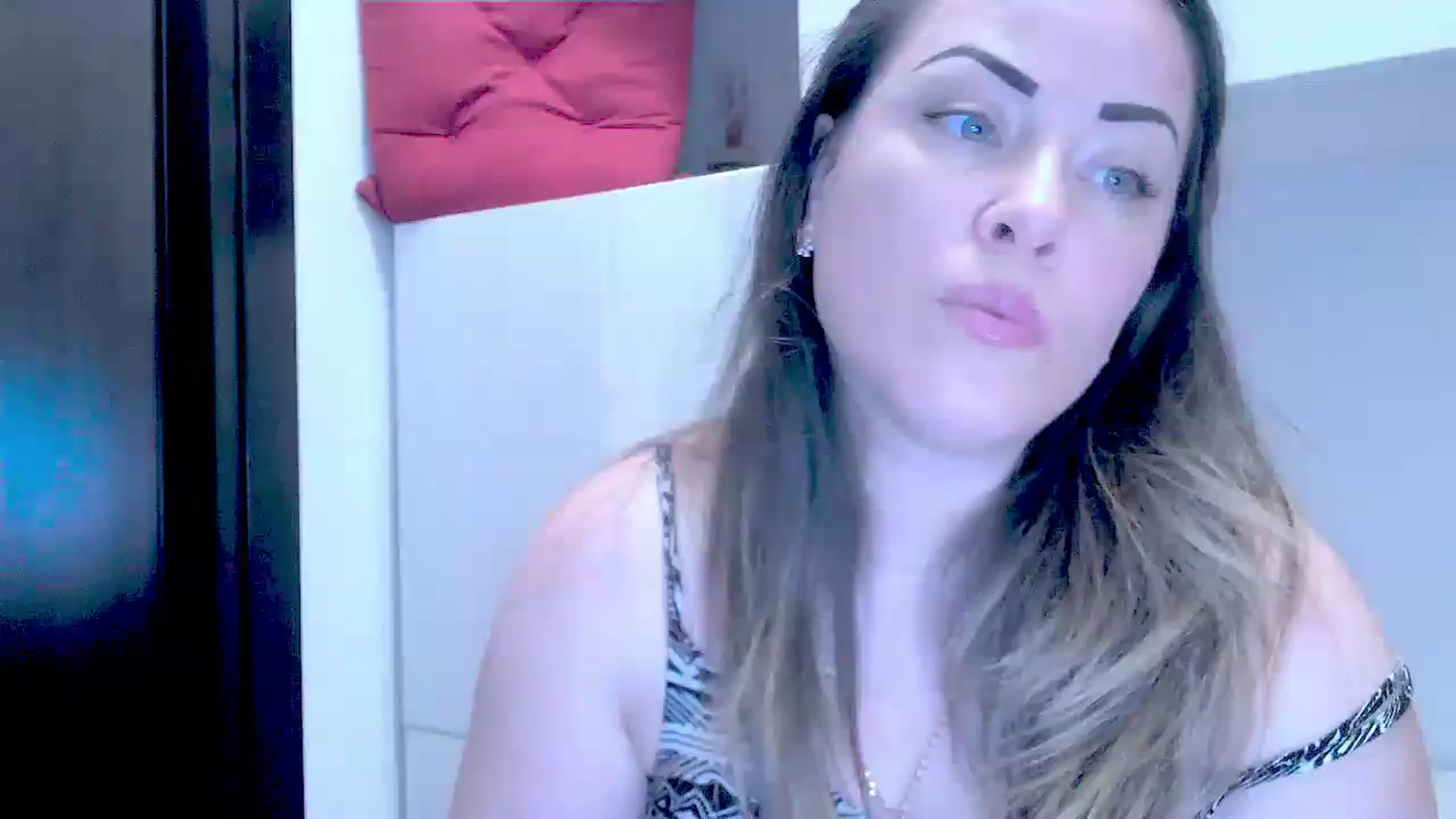 Gallery image thumbnail from AngieAss's myfreecams stream on, 06/16/2025, 15:33 image 8 of 20