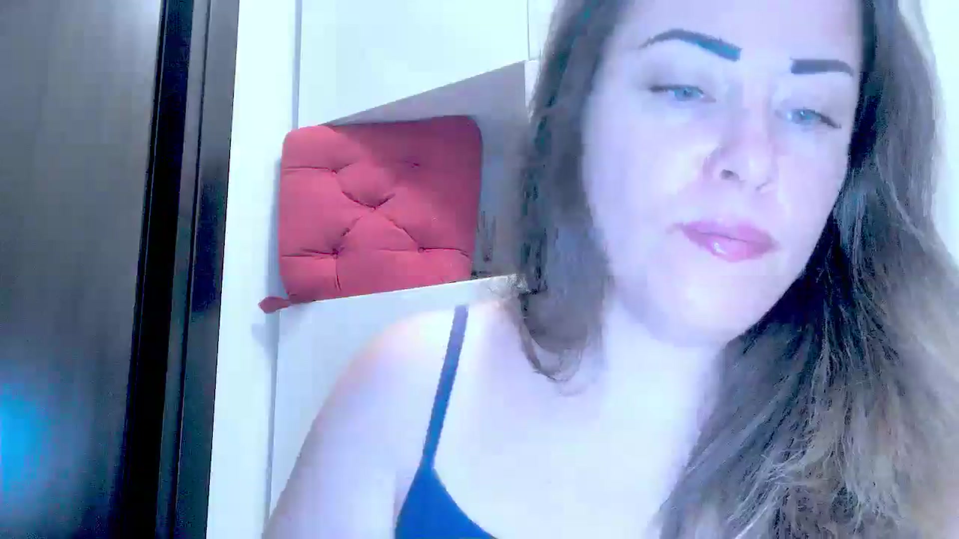 Gallery image thumbnail from AngieAss's myfreecams stream on, 06/18/2025, 14:27 image 16 of 20